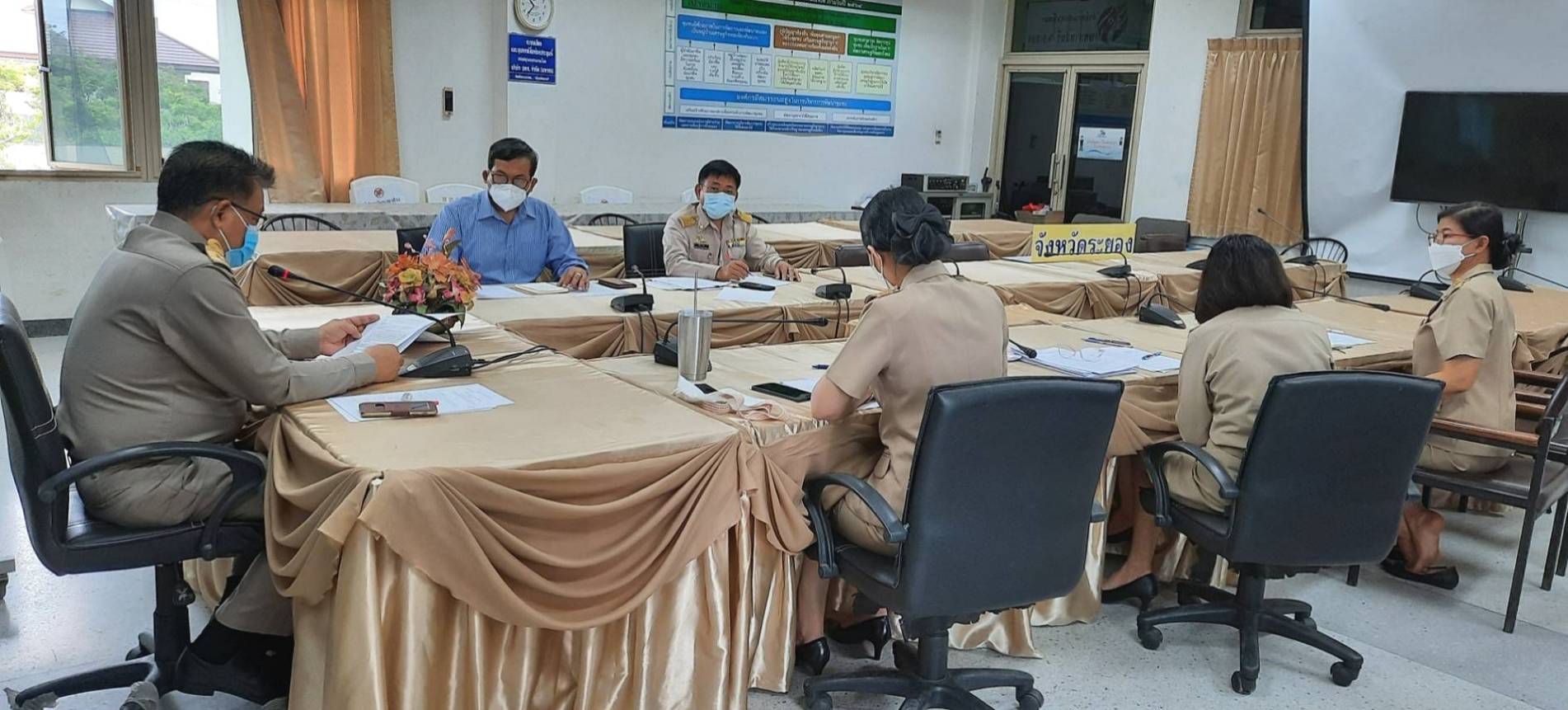 “พช.ระยอง” ประชุม Morning brief ขับเคลื่อนภารกิจสำคัญเร่งด่วน  ภายใต้สถานการณ์ COVID-19