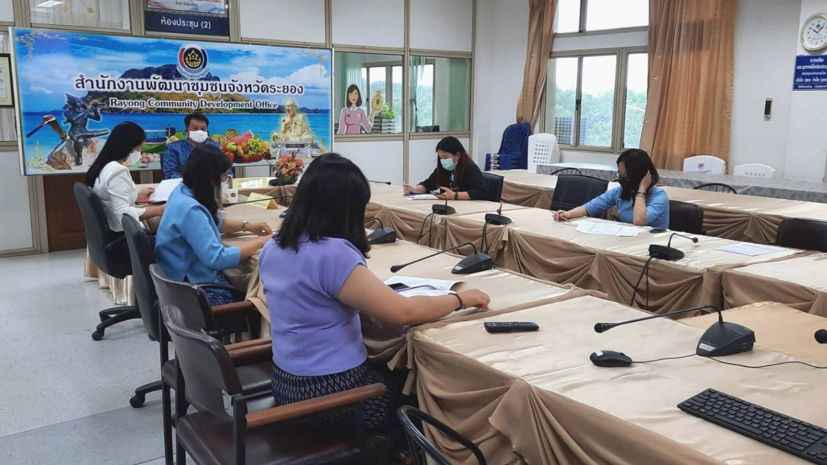 พช.ระยอง  ร่วมประชุมชี้แจง  เร่งรัด กำกับ ติดตามการดำเนินงานกองทุนพัฒนาบทบาทสตรี ครั้งที่ 7/2564 ผ่านระบบออนไลน์ (Zoom Clound Meeting)
