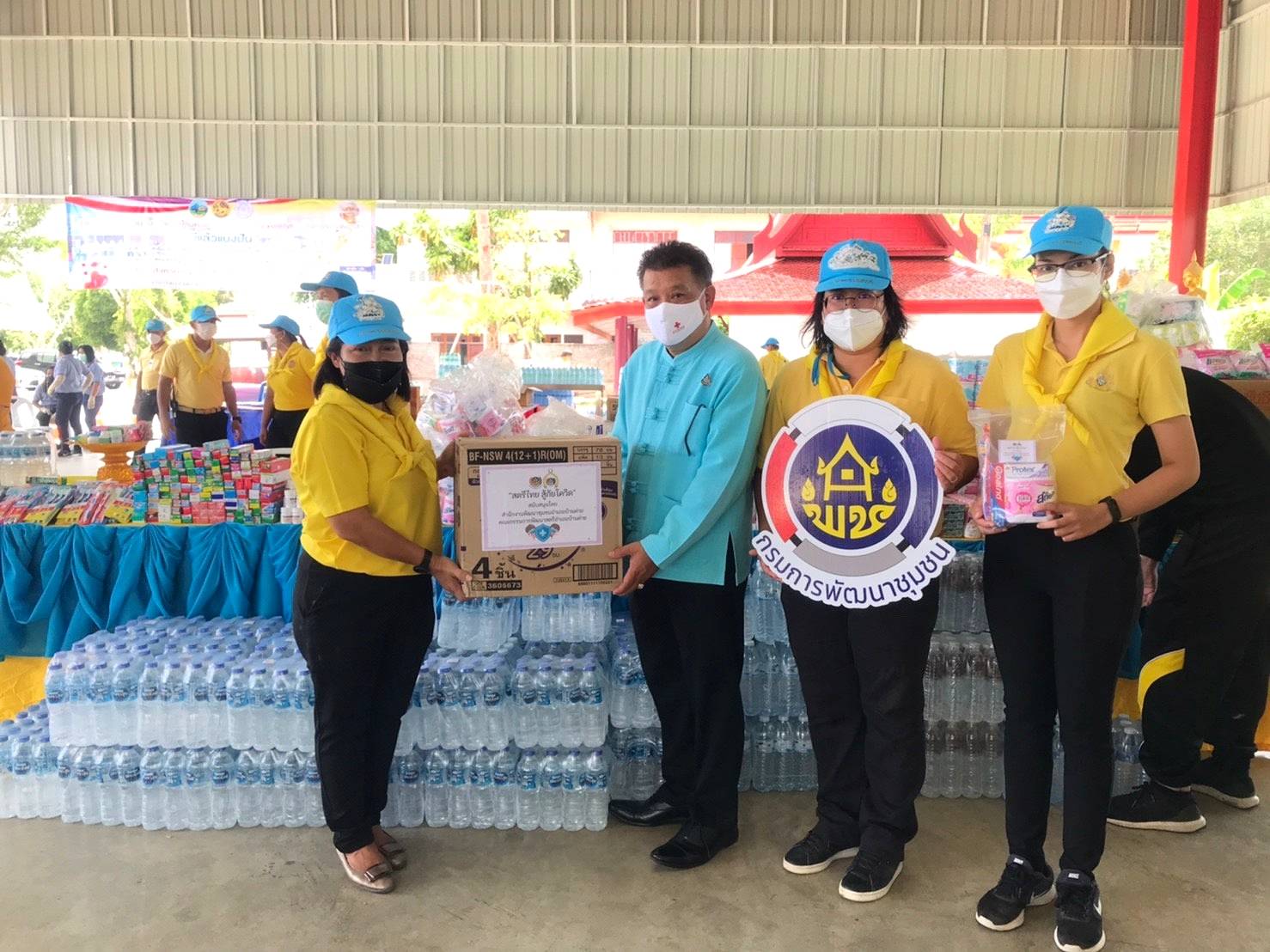 “จังหวัดระยอง” ร่วมกับ อำเภอบ้านค่าย  และวัดละหารไร่  จัดกิจกรรมจิตอาสา “มีแล้วแบ่งปัน” ตั้งโรงครัวพระราชทานช่วยเหลือโรงพยาบาลและสถานที่กักกันแห่งรัฐ (State Quarantine) จังหวัดระยอง เฉลิมพระเกียรติเนื่องในวันเฉลิมพระชนมพรรษาสมเด็จพระนางเจ้าสิริกิติ์ พระบรมราชินีนาถ พระบรมราชชนนีพันปีหลวง 12 สิงหาคม 2564