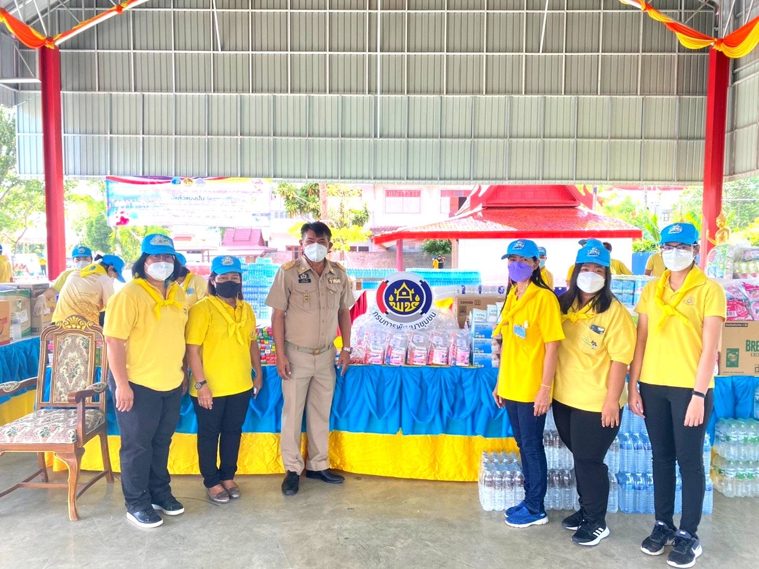 “จังหวัดระยอง” ร่วมกับ อำเภอบ้านค่าย  และวัดละหารไร่  จัดกิจกรรมจิตอาสา “มีแล้วแบ่งปัน” ตั้งโรงครัวพระราชทานช่วยเหลือโรงพยาบาลและสถานที่กักกันแห่งรัฐ (State Quarantine) จังหวัดระยอง เฉลิมพระเกียรติเนื่องในวันเฉลิมพระชนมพรรษาสมเด็จพระนางเจ้าสิริกิติ์ พระบรมราชินีนาถ พระบรมราชชนนีพันปีหลวง 12 สิงหาคม 2564