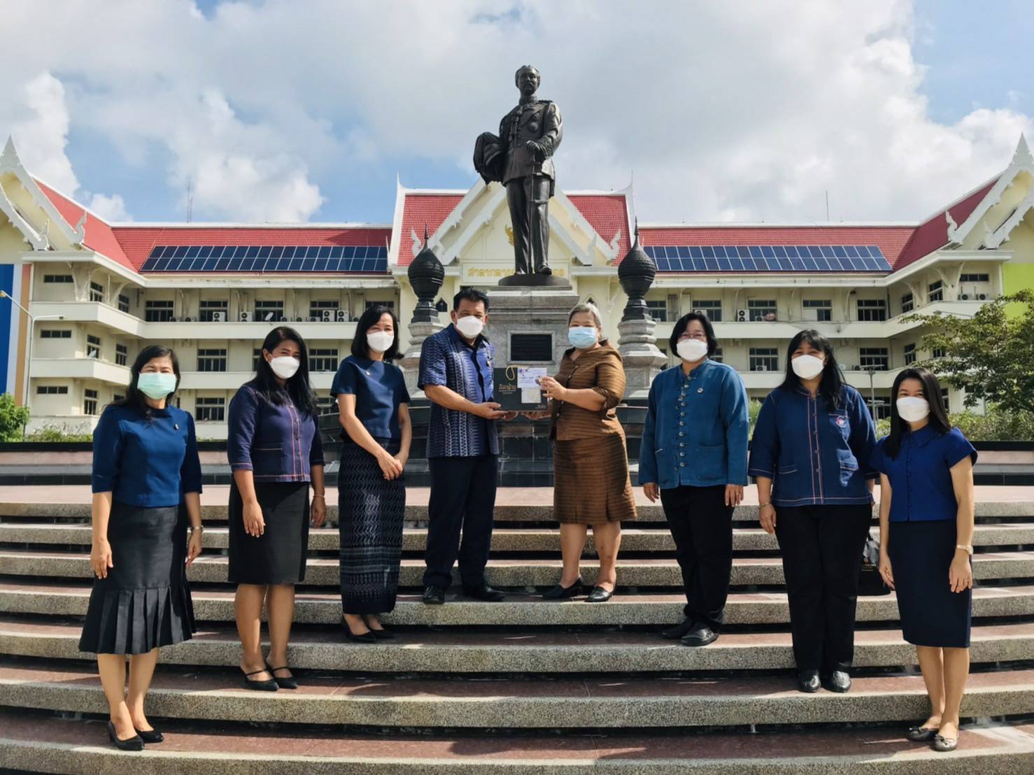 “พช.ระยอง”  จัดกิจกรรม ” 59 ปี กรมการพัฒนาชุมชน และก้าวสู่ปีที่ 60 เหลียวหลังแลหน้า นักพัฒนาสร้างศรัทธาประชาชน” ครั้งที่ 1  ผ่านระบบ Zoom Cloud Meeting