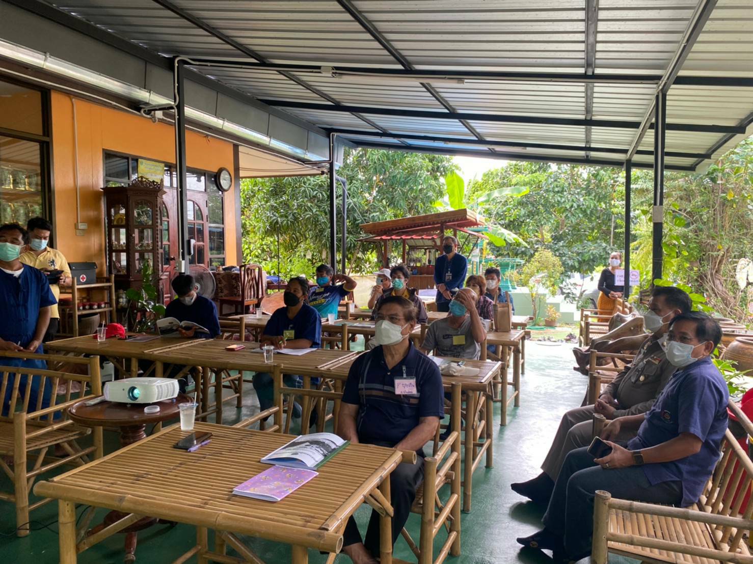 “พช.ระยอง” สนับสนุนการขับเคลื่อนดำเนินงานโครงการพัฒนาพื้นที่ต้นแบบตามหลักทฤษฎีใหม่ประยุกต์สู่ “โคก หนอง นา โมเดล”