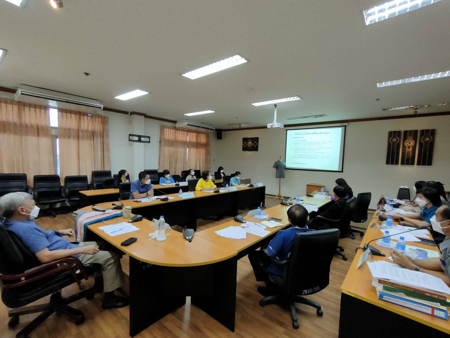 “พช.ระยอง” ร่วมประชุมคณะกรรมการพิจารณากำหนดผ้าประจำจังหวัดระยอง