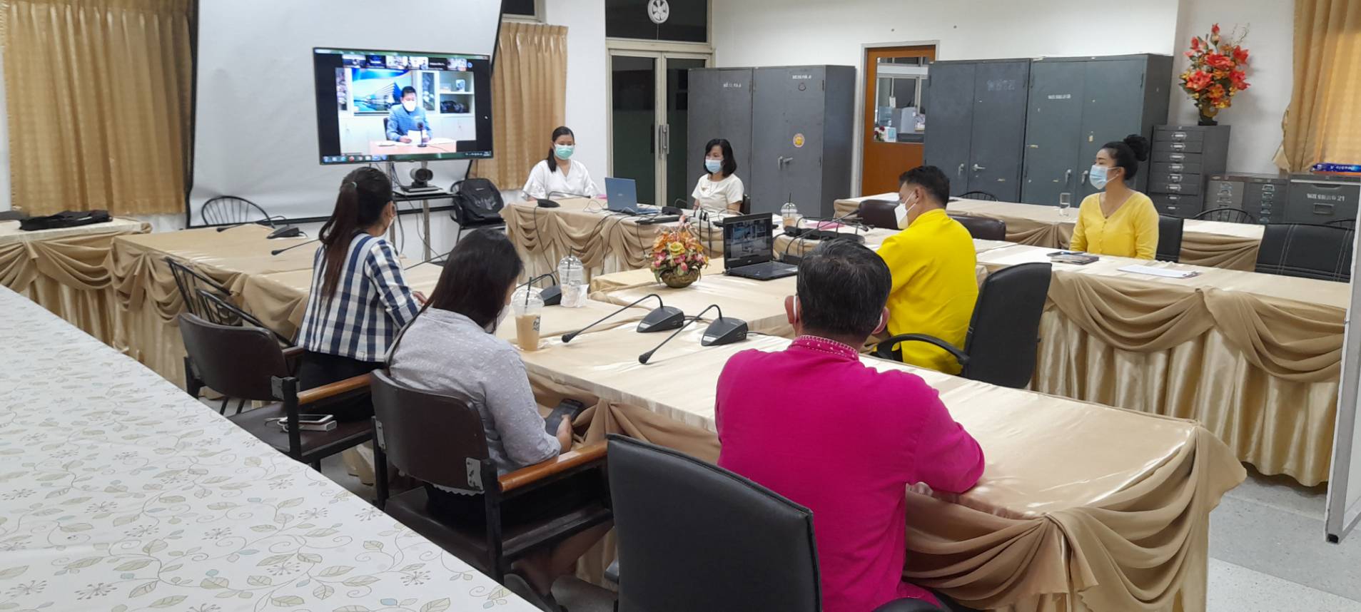 “พช.ระยอง” ดำเนินการประเมินบุคคล ผลงาน และความเหมาะสมกับตำแหน่ง (สอบสัมภาษณ์) ในการคัดเลือกบุคคลเข้ารับการประเมินผลงานเพื่อเลื่อนขึ้นแต่งตั้งให้ดำรงตำแหน่ง ประเภทวิชาการ ระดับชำนาญการพิเศษ ตำแหน่งผู้อำนวยการกลุ่มงานประสานและสนับสนุนการบริหารงานพัฒนาชุมชน กรมการพัฒนาชุมชน ประจำปีงบประมาณ พ.ศ.2564