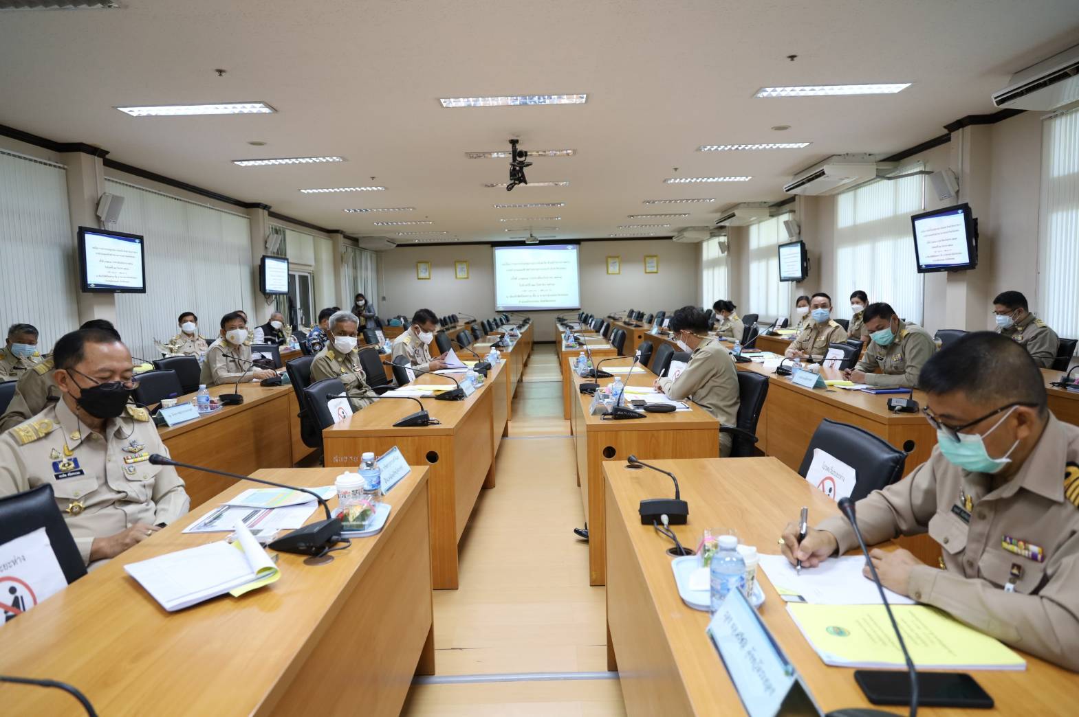 “พช.ระยอง”  ร่วมประชุมกรมการจังหวัด  ครั้งที่  9/2564