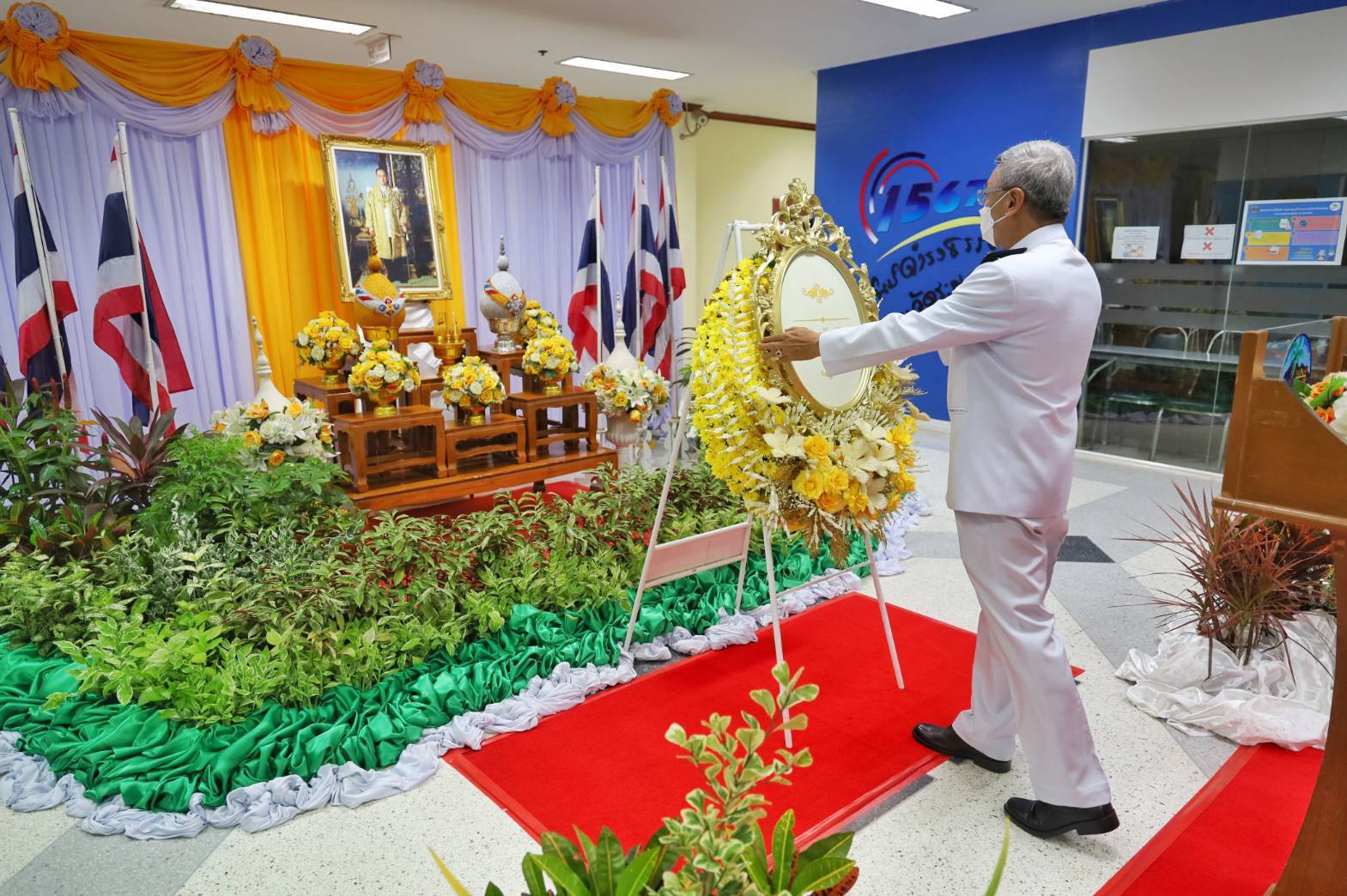 “พช.ระยอง” ร่วมพิธีวางพวงมาลา เนื่องในวันคล้ายวันสวรรคตพระบาทสมเด็จพระบรมชนกาธิเบศร มหาภูมิพลอดุลยเดชมหาราช บรมนาถบพิตร รัชกาลที่ 9