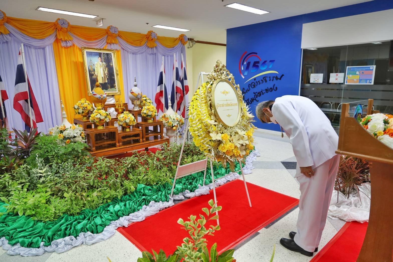 “พช.ระยอง” ร่วมพิธีวางพวงมาลา เนื่องในวันคล้ายวันสวรรคตพระบาทสมเด็จพระบรมชนกาธิเบศร มหาภูมิพลอดุลยเดชมหาราช บรมนาถบพิตร รัชกาลที่ 9