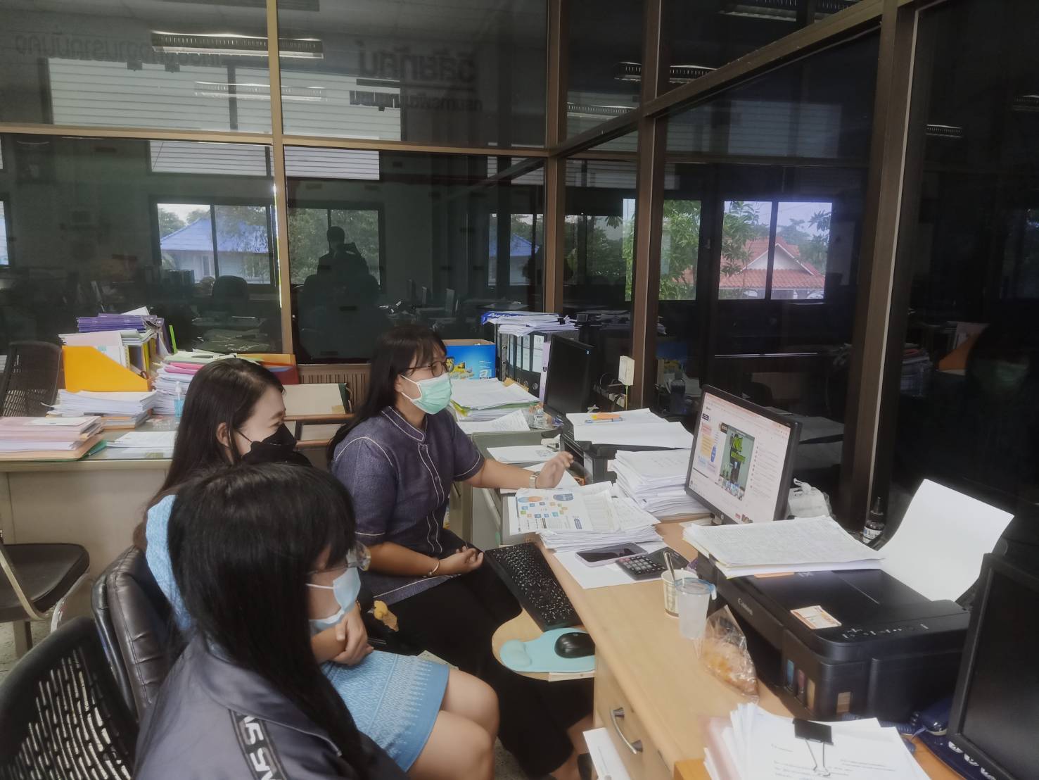 “พช.ระยอง”  ร่วมรับฟังการประชุมมอบนโยบายการขับเคลื่อนงานพัฒนาชุมชน ประจำปี 2565  ผ่านระบบการประชุมทางไกล (Video Conference)