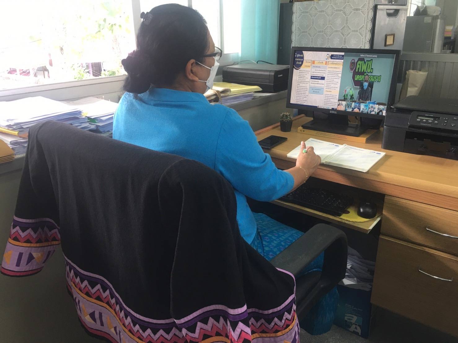 “พช.ระยอง”  ร่วมรับฟังการประชุมมอบนโยบายการขับเคลื่อนงานพัฒนาชุมชน ประจำปี 2565  ผ่านระบบการประชุมทางไกล (Video Conference)