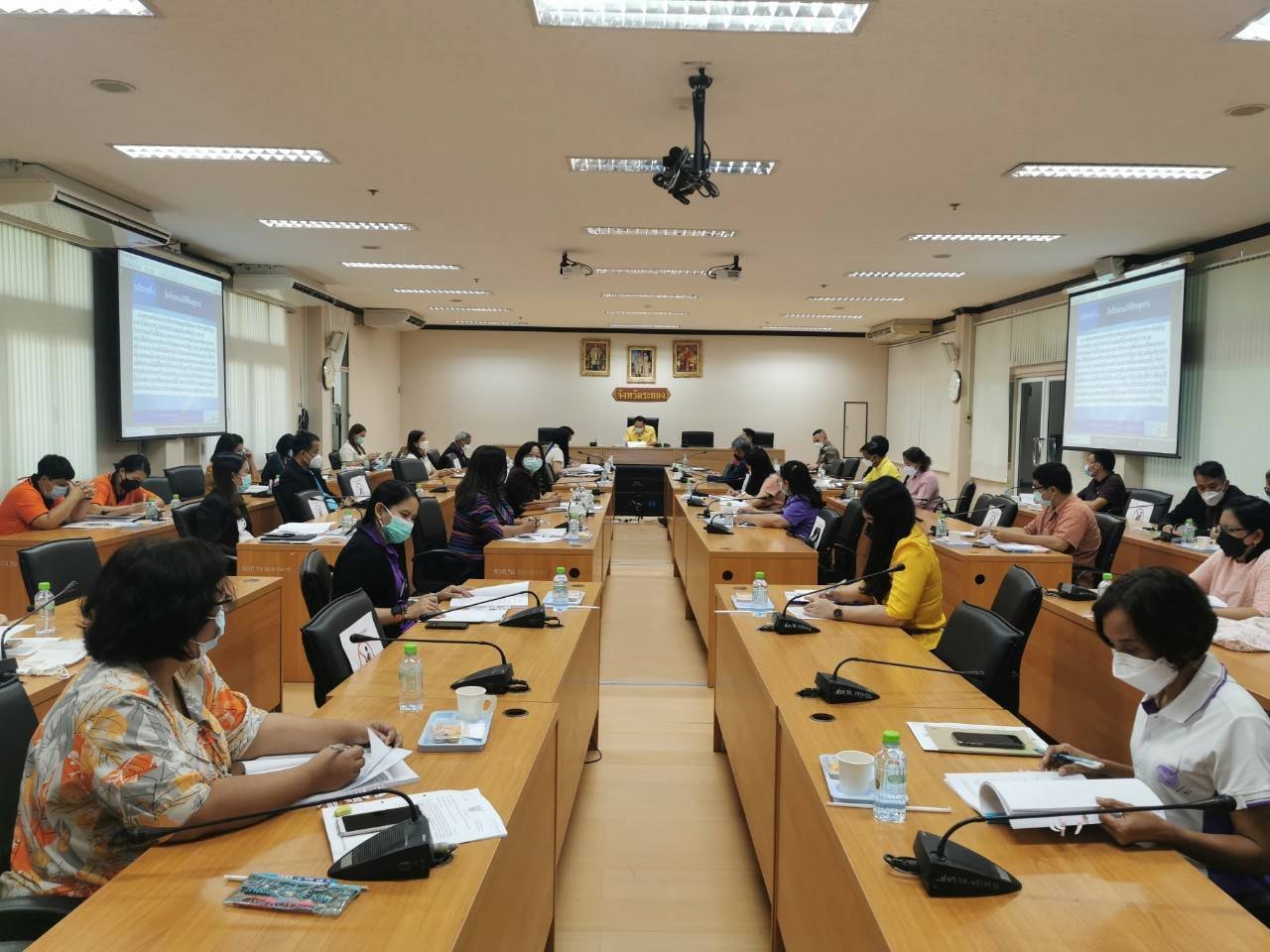 “พช.ระยอง” ประชุมตรวจสอบรับรองคุณภาพข้อมูลเพื่อการพัฒนาชุมชนจังหวัดระยอง  ปี 2564