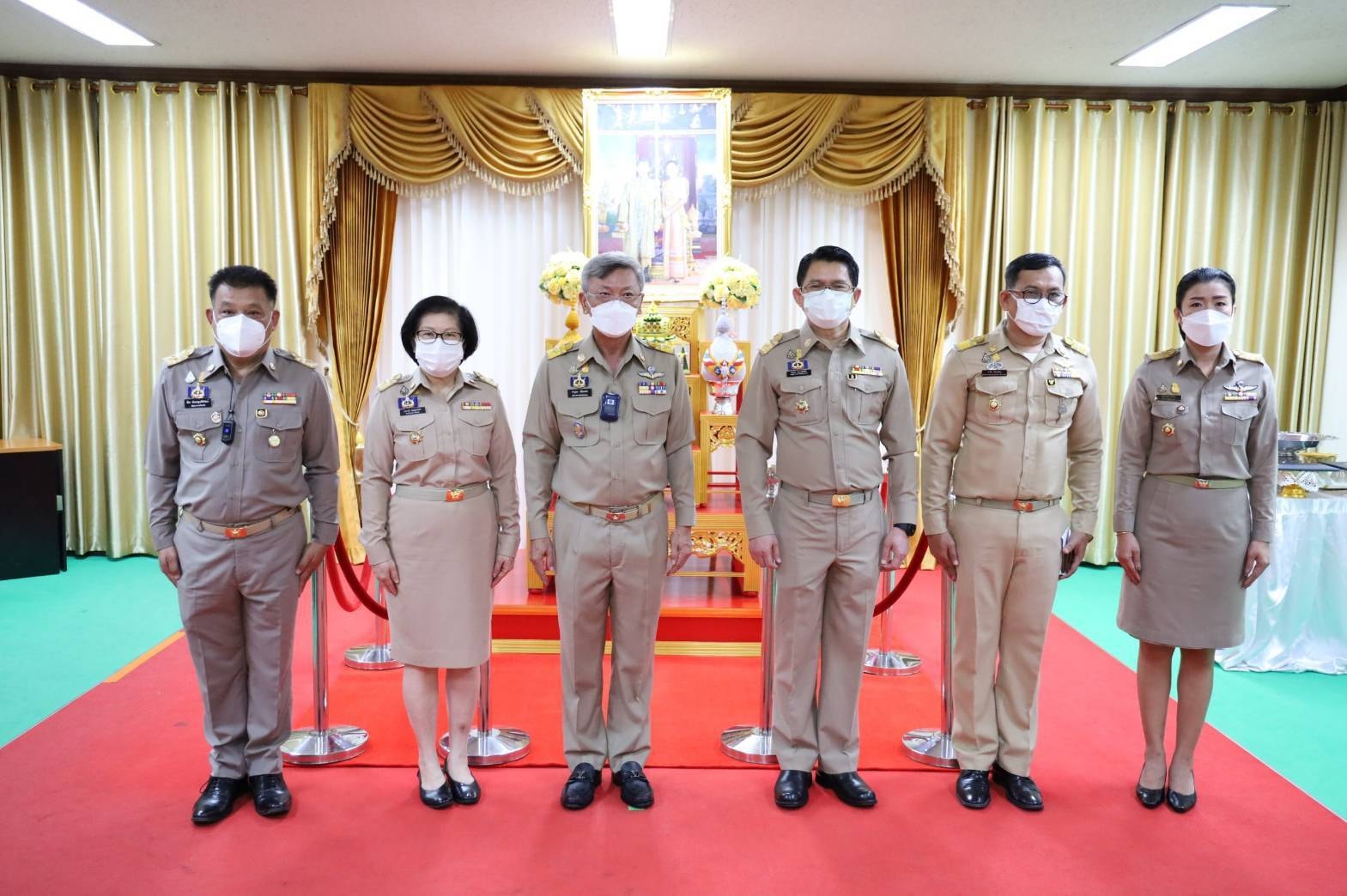 “พช.ระยอง” จัดพิธีรับพระราชทานหนังสือ “เรื่องเล่าชาวคชานุรักษ์”