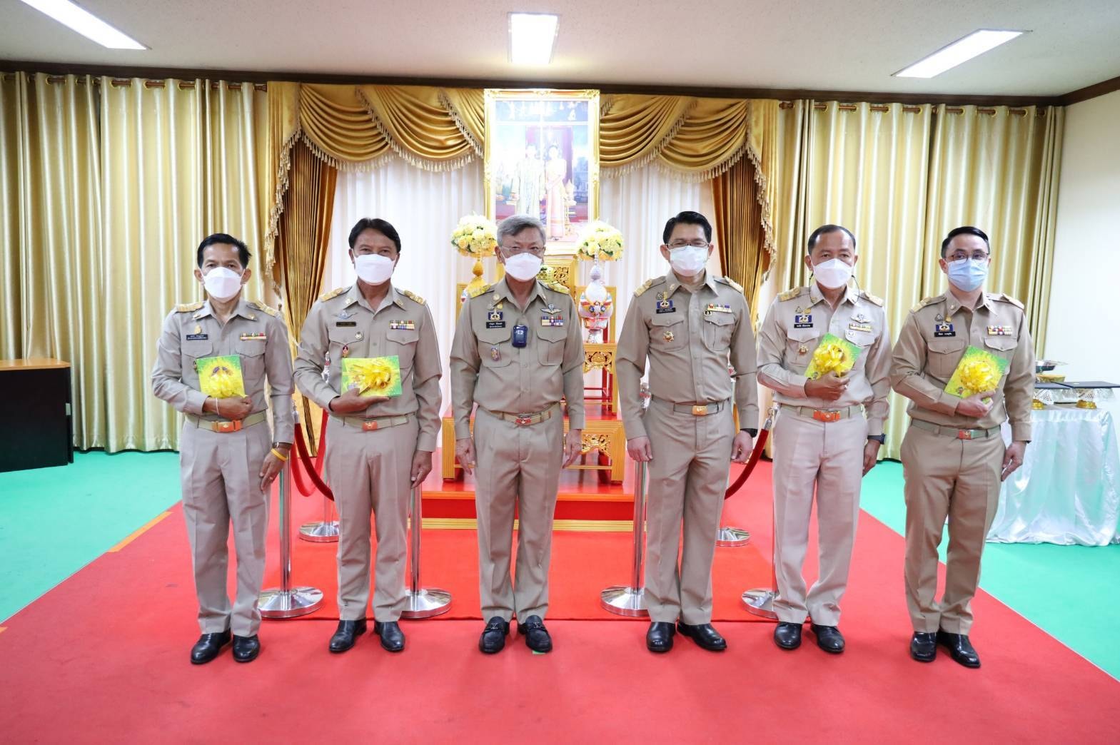 “พช.ระยอง” จัดพิธีรับพระราชทานหนังสือ “เรื่องเล่าชาวคชานุรักษ์”