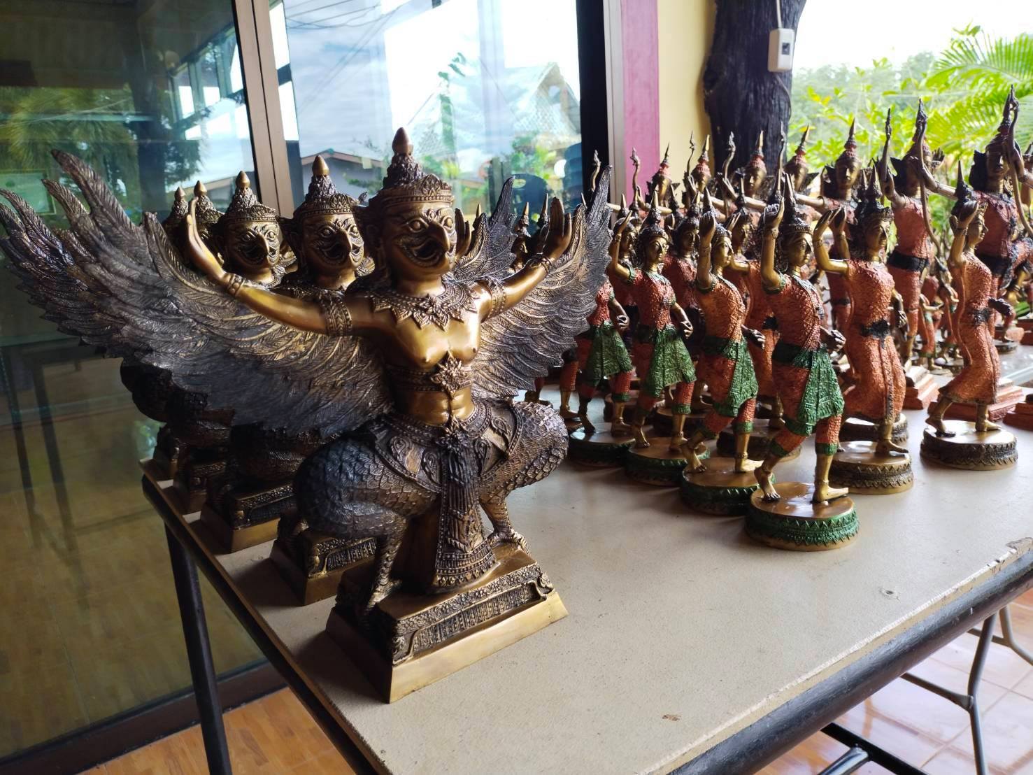 “พช.ระยอง” ลงพื้นที่ตรวจเยี่ยมผู้ประกอบการOTOP กลุ่มผลิตภัณฑ์งานทองเหลือง อำเภอเขาชะเมา จังหวัดระยอง