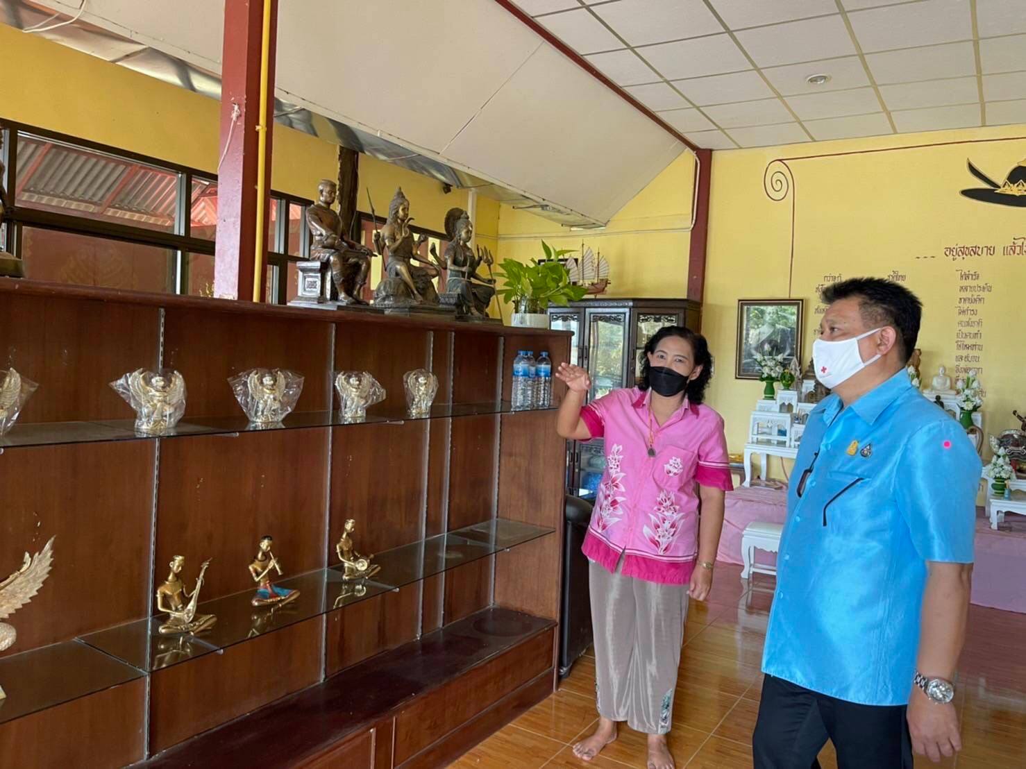 “พช.ระยอง” ลงพื้นที่ตรวจเยี่ยมผู้ประกอบการOTOP กลุ่มผลิตภัณฑ์งานทองเหลือง อำเภอเขาชะเมา จังหวัดระยอง