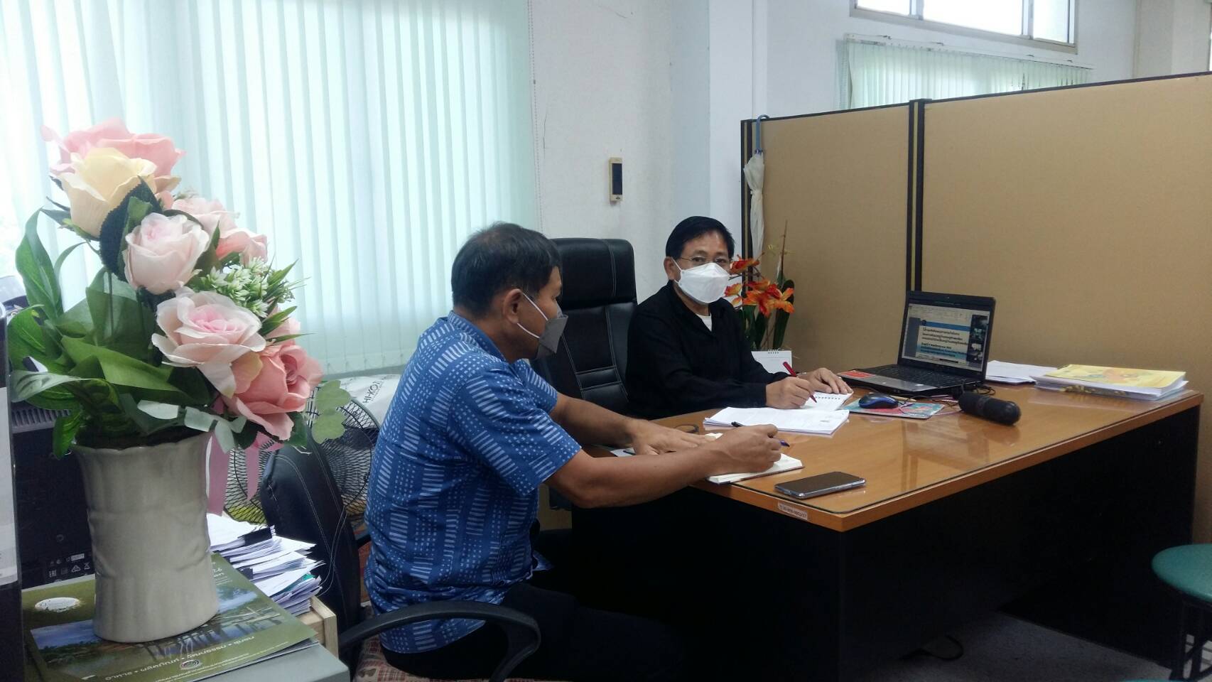 “พช.ระยอง” ร่วมประชุมเตรียมความพร้อมขับเคลื่อนการดำเนินงานโครงการพัฒนาหมู่บ้านเศรษฐกิจพอเพียง ปี 2565