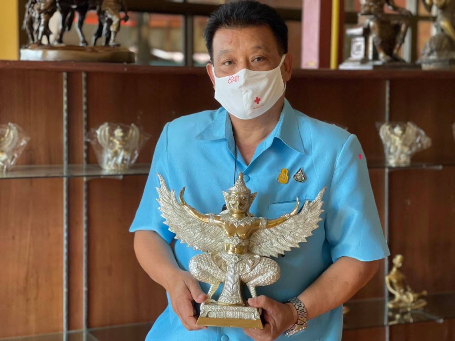 “พช.ระยอง” ลงพื้นที่ตรวจเยี่ยมผู้ประกอบการOTOP กลุ่มผลิตภัณฑ์งานทองเหลือง อำเภอเขาชะเมา จังหวัดระยอง