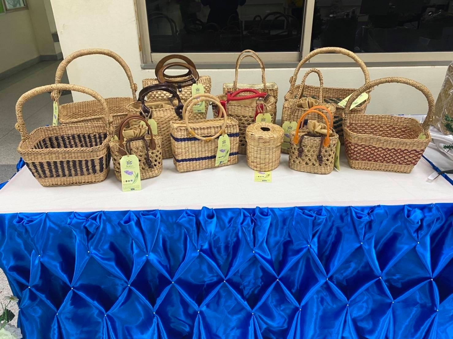 “พช.ระยอง” ขับเคลื่อนการดำเนินงานจัดเตรียมผลิตภัณฑ์ OTOP  เพื่อประชาสัมพันธ์เป็นของขวัญ ของฝาก ในช่วงเทศกาลปีใหม่ ปี 2564