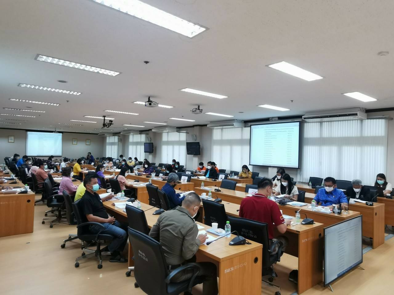 “พช.ระยอง” ประชุมตรวจสอบรับรองคุณภาพข้อมูลเพื่อการพัฒนาชุมชนจังหวัดระยอง  ปี 2564