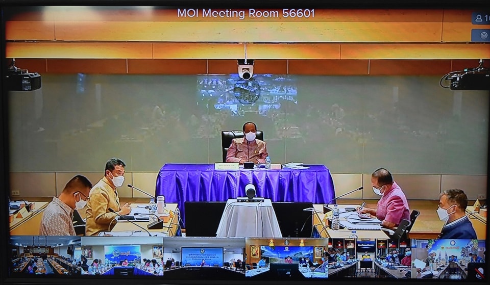 “พช.ระยอง” ร่วมประชุมรับมอบนโยบายการขับเคลื่อนการขจัดความยากจนและพัฒนาคนทุกช่วงวัยอย่างยั่งยืน ตามหลักปรัชญาของเศรษฐกิจพอเพียง ผ่านระบบวีดิทัศน์ทางไกล (Video Conference System – VCS)