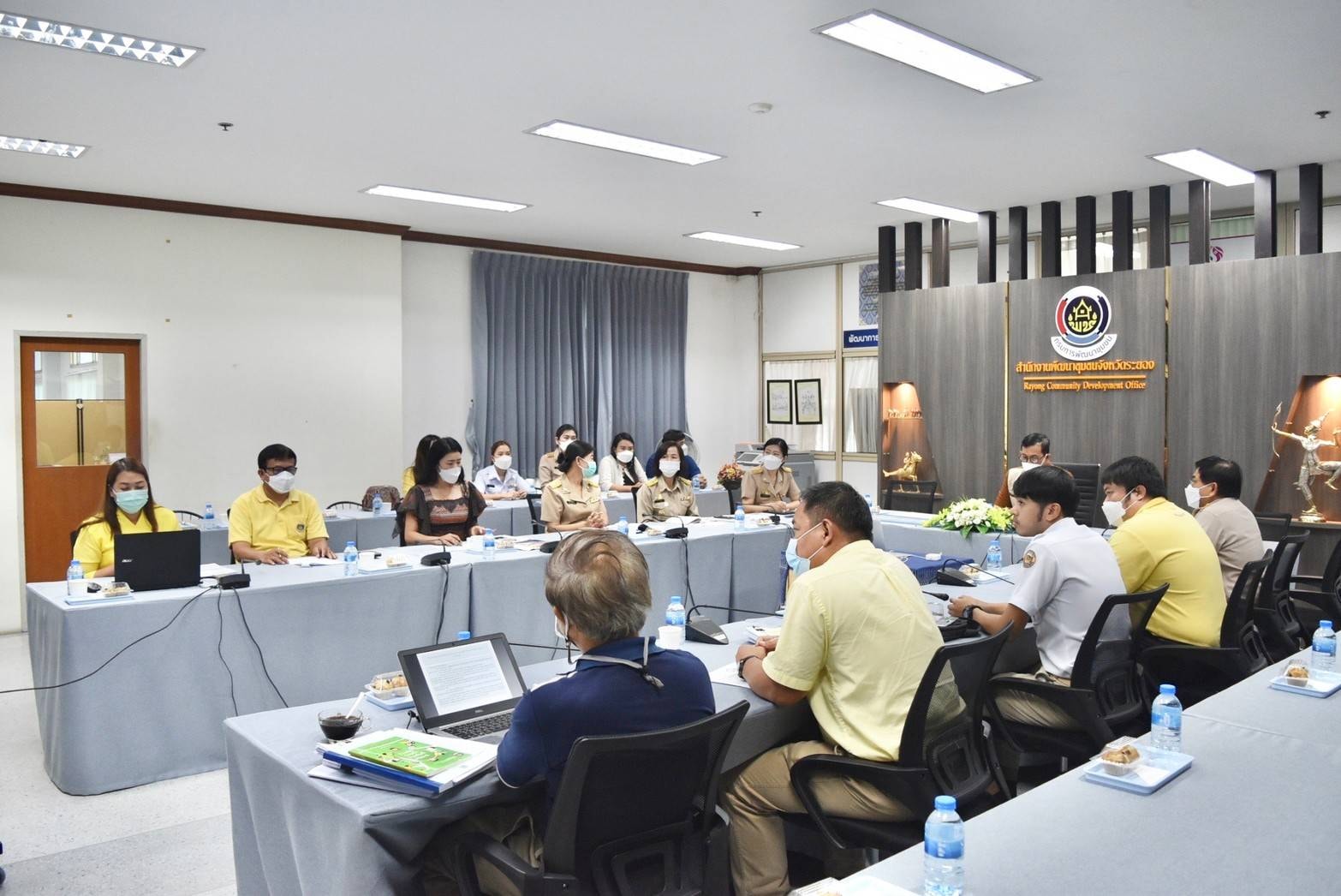 “พช.ระยอง” ประชุมขับเคลื่อนงานพัฒนาชุมชน ประจำปี 2565 ผ่านระบบ Zoom Cloud Meeting