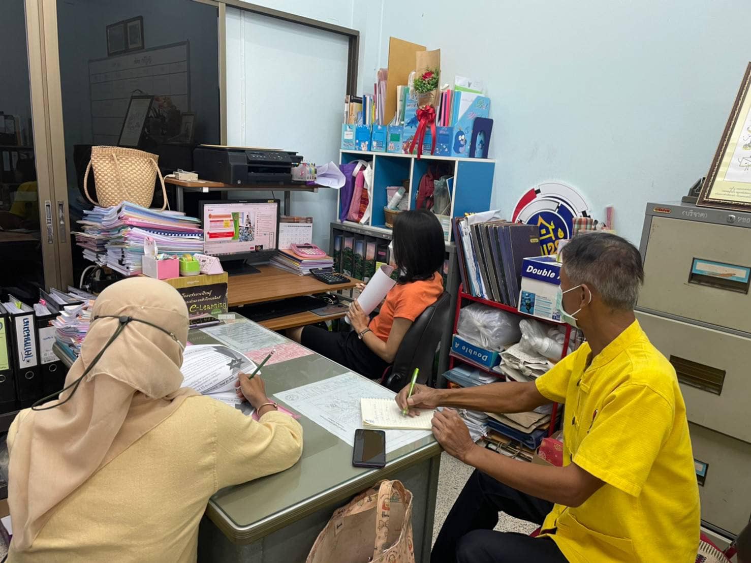 “พช.ระยอง” ร่วมประชุมเพิ่มศักยภาพกลไกการขับเคลื่อนกองทุนชุมชนตามหลักธรรมาภิบาล ผ่านระบบการประชุมทางไกล (Video Conference) ระหว่างวันที่ 22-23 พฤศจิกายน 2565