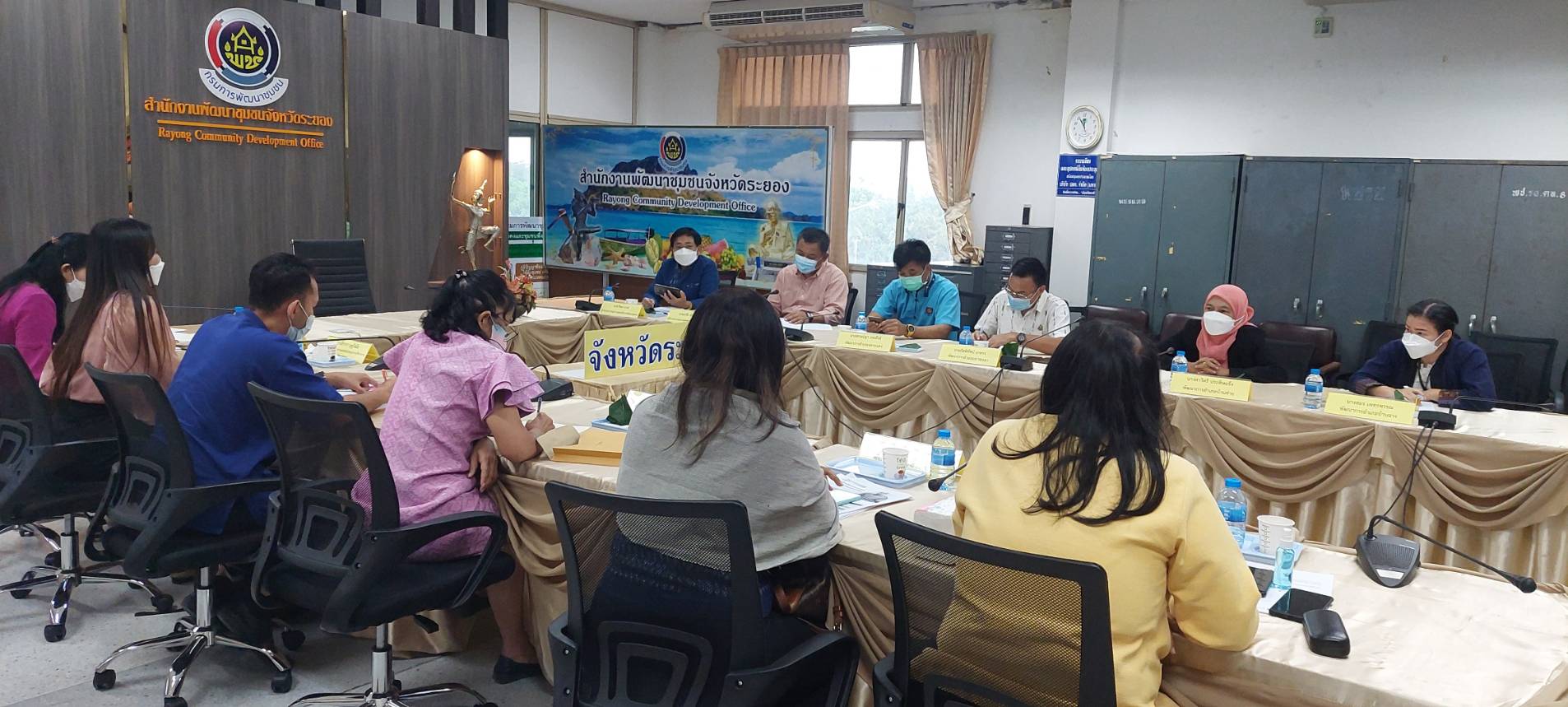 “พช.ระยอง” ร่วมประชุมการขับเคลื่อนงานเศรษฐกิจฐานรากด้วยกองทุนชุมชน ประจำปีงบประมาณ พ.ศ. 2565 ผ่านระบบการประชุมทางไกล (Video Conference)