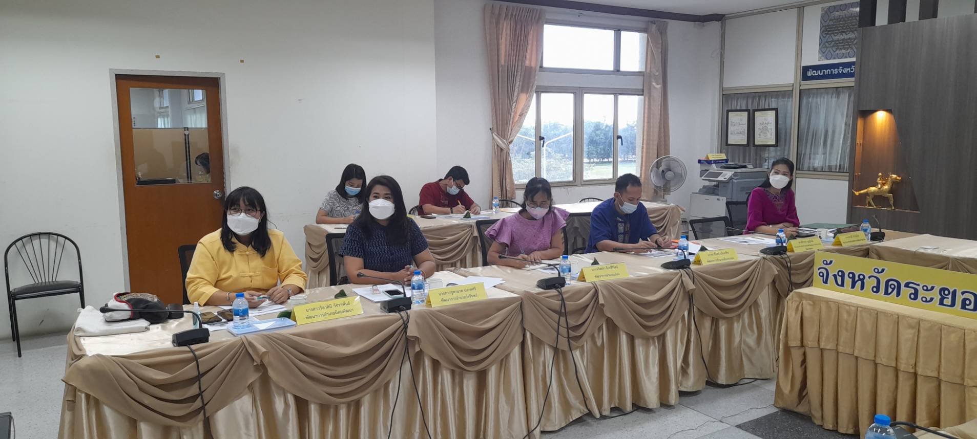 “พช.ระยอง” ร่วมประชุมการขับเคลื่อนงานเศรษฐกิจฐานรากด้วยกองทุนชุมชน ประจำปีงบประมาณ พ.ศ. 2565 ผ่านระบบการประชุมทางไกล (Video Conference)