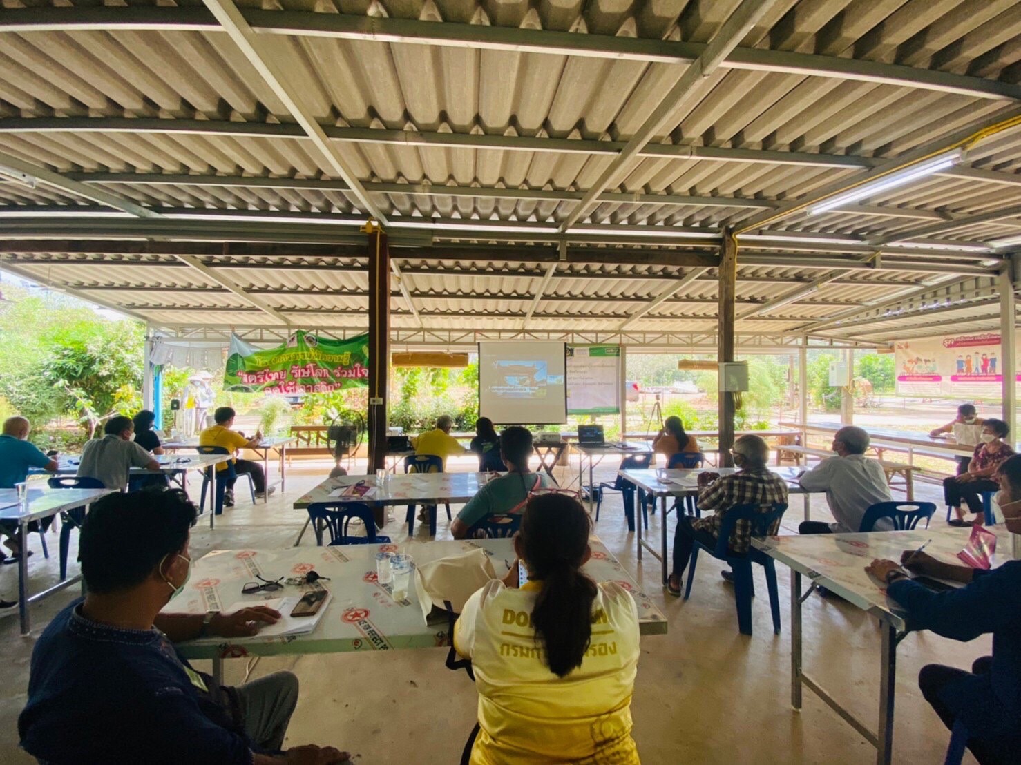 “พช.ระยอง” ขับเคลื่อนการดำเนินงานโครงการพัฒนาหมู่บ้านเศรษฐกิจพอเพียง ปี 2565