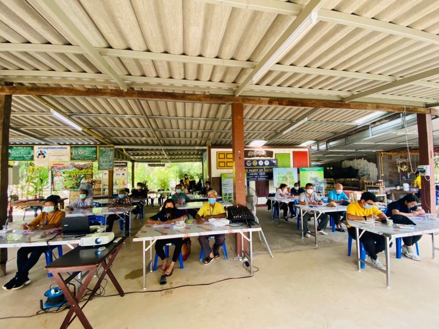 “พช.ระยอง” ขับเคลื่อนการดำเนินงานโครงการพัฒนาหมู่บ้านเศรษฐกิจพอเพียง ปี 2565