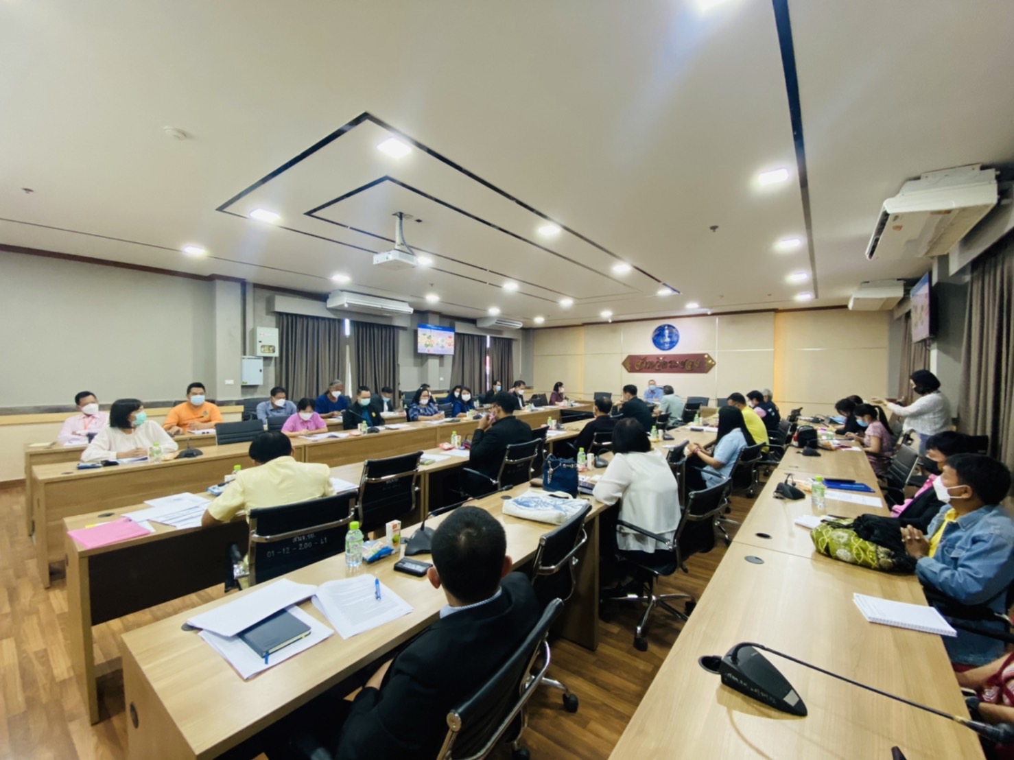 “พช.ระยอง” ร่วมประชุมคณะทำงานคัดเลือกพื้นที่เป้าหมาย/พื้นที่ปฏิบัติการเขตพัฒนาเศรษฐกิจพอเพียง(SEDZ) ด้วยโมเดลเศรษฐกิจใหม่ จังหวัดระยอง