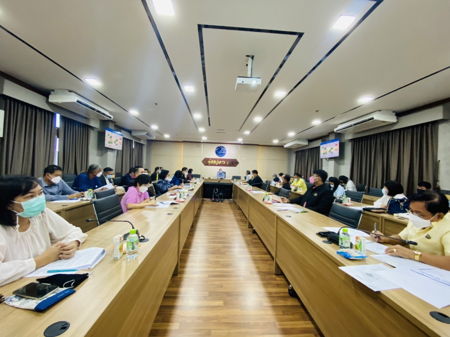 “พช.ระยอง” ร่วมประชุมคณะทำงานคัดเลือกพื้นที่เป้าหมาย/พื้นที่ปฏิบัติการเขตพัฒนาเศรษฐกิจพอเพียง(SEDZ) ด้วยโมเดลเศรษฐกิจใหม่ จังหวัดระยอง