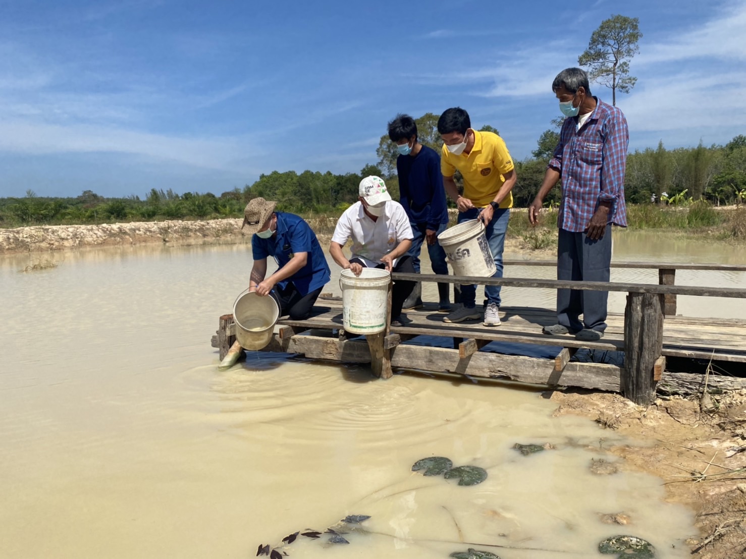 “พช. ระยอง” ขับเคลื่อนการดำเนินงานโดยการพัฒนาพื้นที่ต้นแบบการพัฒนาคุณภาพชีวิต ตามหลักทฤษฎีใหม่ประยุกต์สู่โคก หนอง นา โมเดล