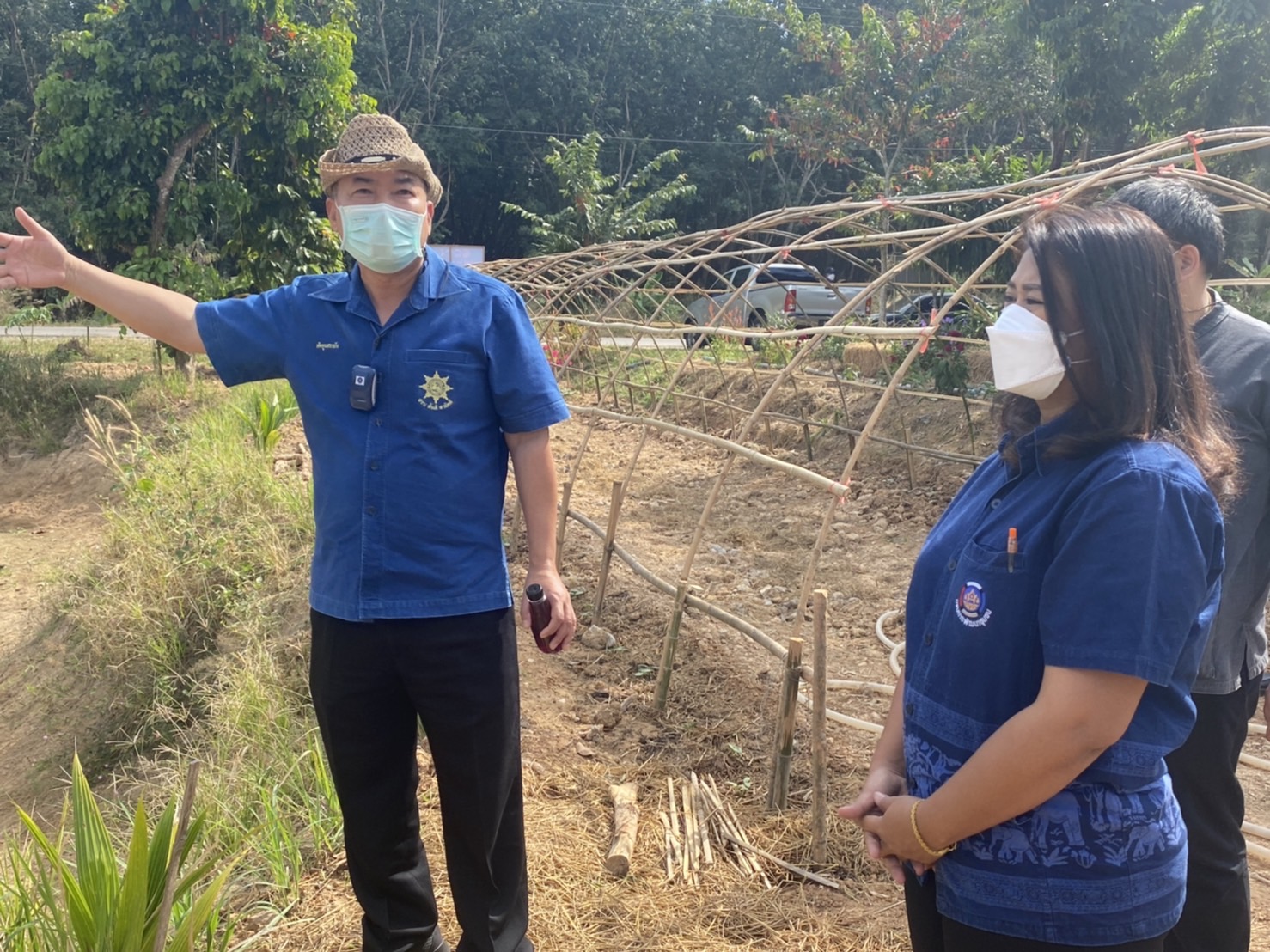 “พช. ระยอง” ขับเคลื่อนการดำเนินงานโดยการพัฒนาพื้นที่ต้นแบบการพัฒนาคุณภาพชีวิต ตามหลักทฤษฎีใหม่ประยุกต์สู่โคก หนอง นา โมเดล