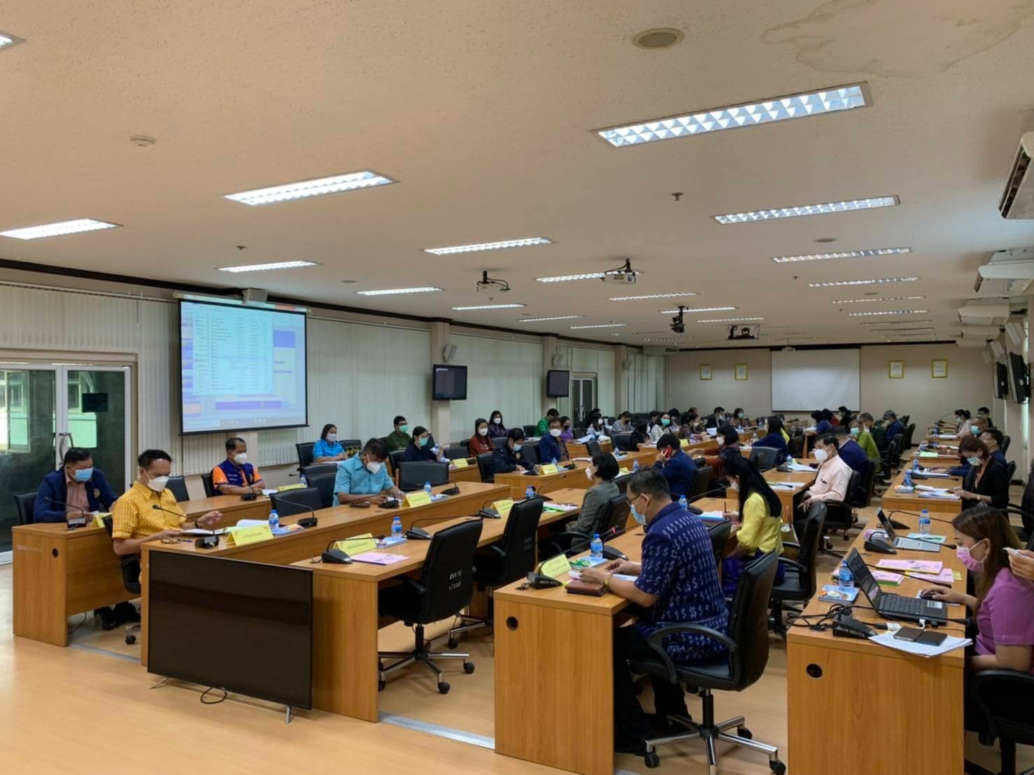 จังหวัดระยอง ขับเคลื่อนการดำเนินงานขจัดความยากจนและพัฒนาคนทุกช่วงวัยอย่างยั่งยืนตามหลักปรัชญาของเศรษฐกิจพอเพียง ครั้งที่ 2/2565