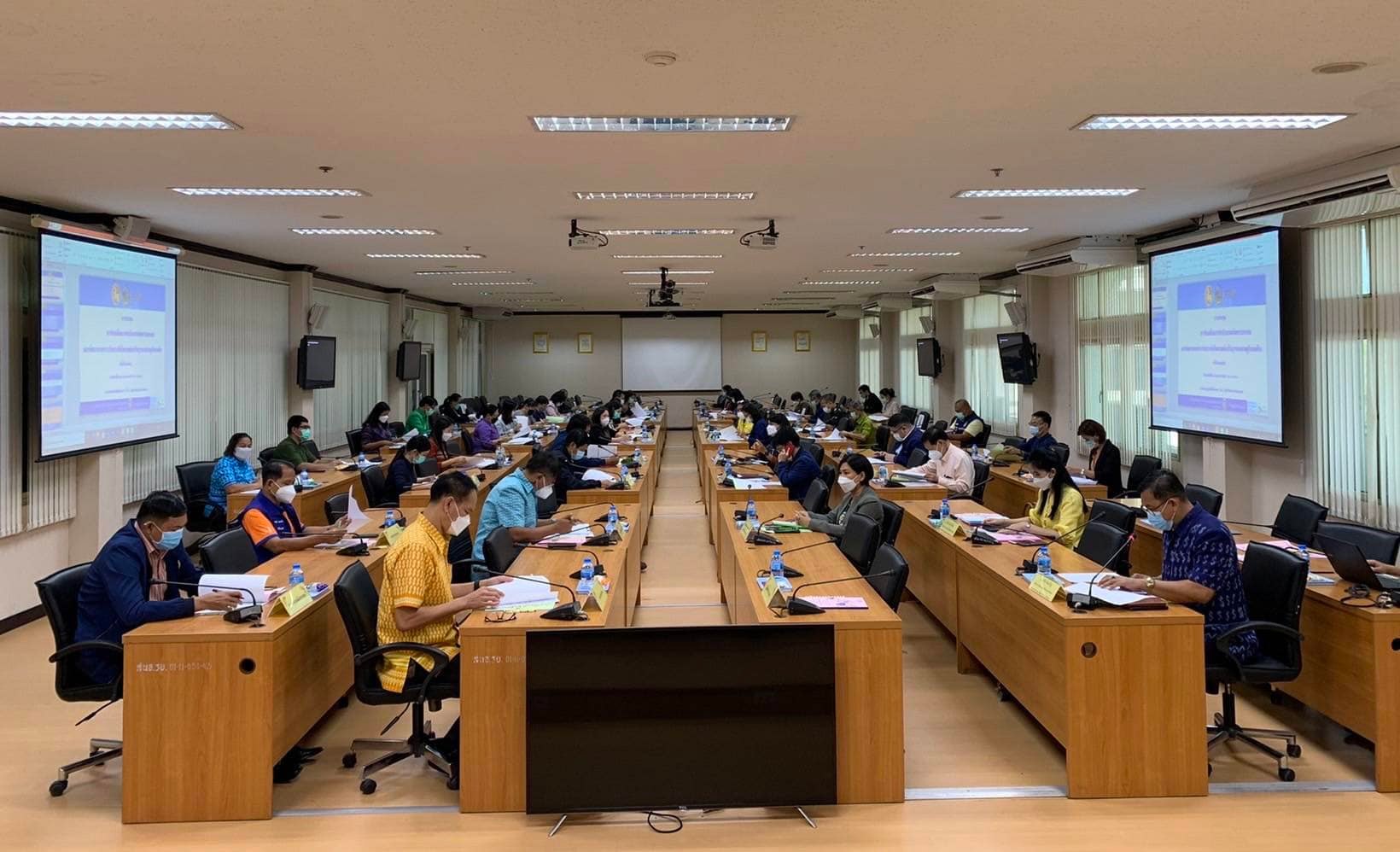 จังหวัดระยอง ขับเคลื่อนการดำเนินงานขจัดความยากจนและพัฒนาคนทุกช่วงวัยอย่างยั่งยืนตามหลักปรัชญาของเศรษฐกิจพอเพียง ครั้งที่ 2/2565