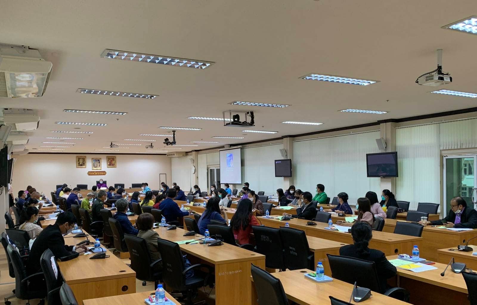 จังหวัดระยอง ขับเคลื่อนการดำเนินงานขจัดความยากจนและพัฒนาคนทุกช่วงวัยอย่างยั่งยืนตามหลักปรัชญาของเศรษฐกิจพอเพียง ครั้งที่ 2/2565