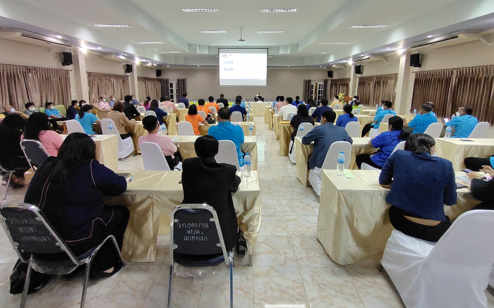 พช.ระยอง ร่วมการประชุมเชิงปฏิบัติการพัฒนาศักยภาพ เจ้าหน้าที่กรมการพัฒนาชุมชน ในการขับเคลื่อนงานหมู่บ้านคนรักษ์ช้าง