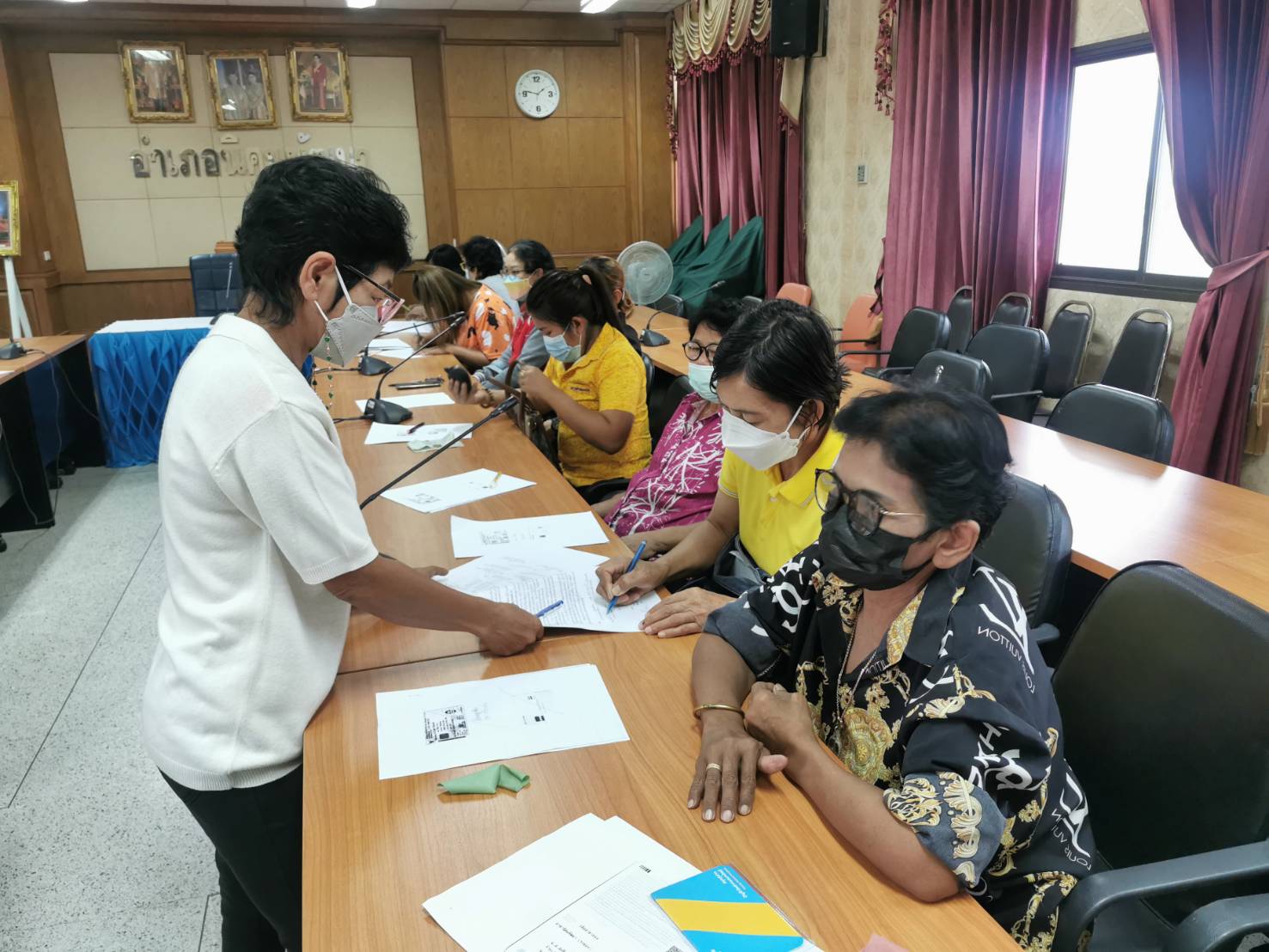 “พช.ระยอง” ลงพื้นที่สนับสนุนการจัดทำสัญญาเงินอุดหนุน และเงินทุนหมุนเวียน ในพื้นที่อำเภอนิคมพัฒนา และอำเภอวังจันทร์ จังหวัดระยอง