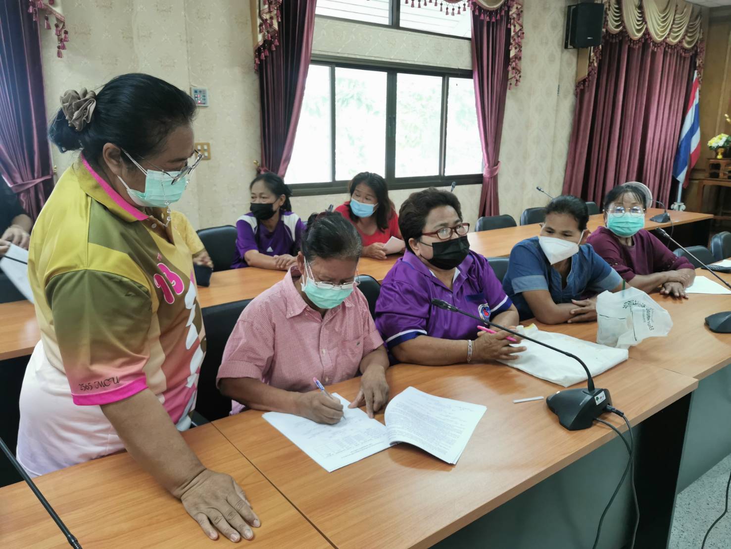 “พช.ระยอง” ลงพื้นที่สนับสนุนการจัดทำสัญญาเงินอุดหนุน และเงินทุนหมุนเวียน ในพื้นที่อำเภอนิคมพัฒนา และอำเภอวังจันทร์ จังหวัดระยอง