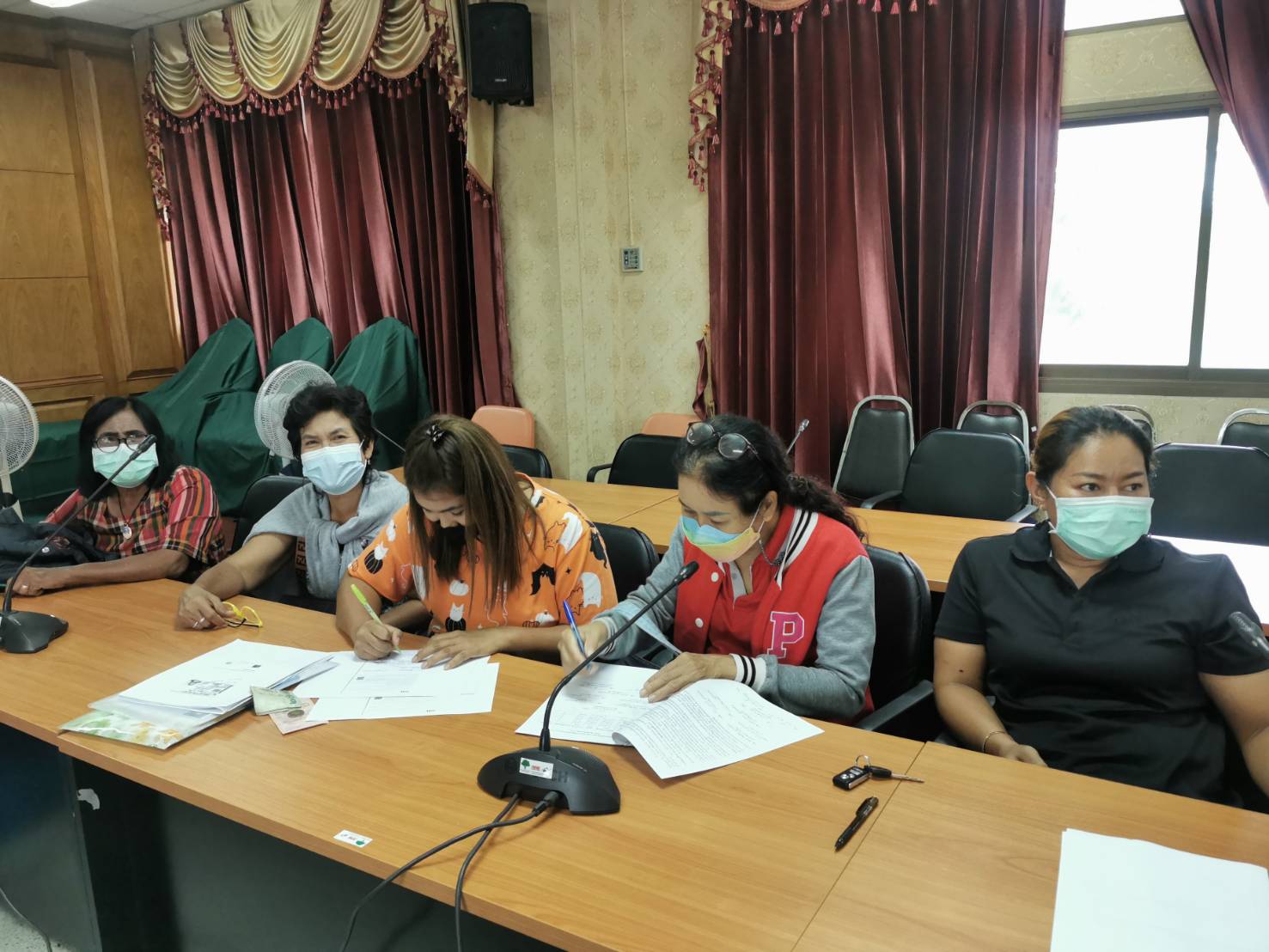 “พช.ระยอง” ลงพื้นที่สนับสนุนการจัดทำสัญญาเงินอุดหนุน และเงินทุนหมุนเวียน ในพื้นที่อำเภอนิคมพัฒนา และอำเภอวังจันทร์ จังหวัดระยอง