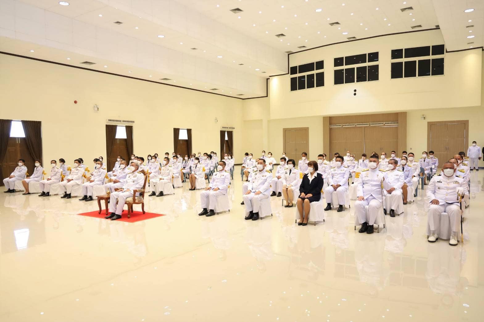 พช.ระยอง ร่วมพิธีวางพานพุ่มดอกไม้ถวายราชสักการะ เนื่องในวันพระบาทสมเด็จพระพุทธยอดฟ้าจุฬาโลกมหาราช และวันที่ระลึกมหาจักรีบรมราชวงศ์ และพิธีพระราชทานเครื่องราชอิสริยาภรณ์ชั้นสายสะพาย ประจำปี 2564