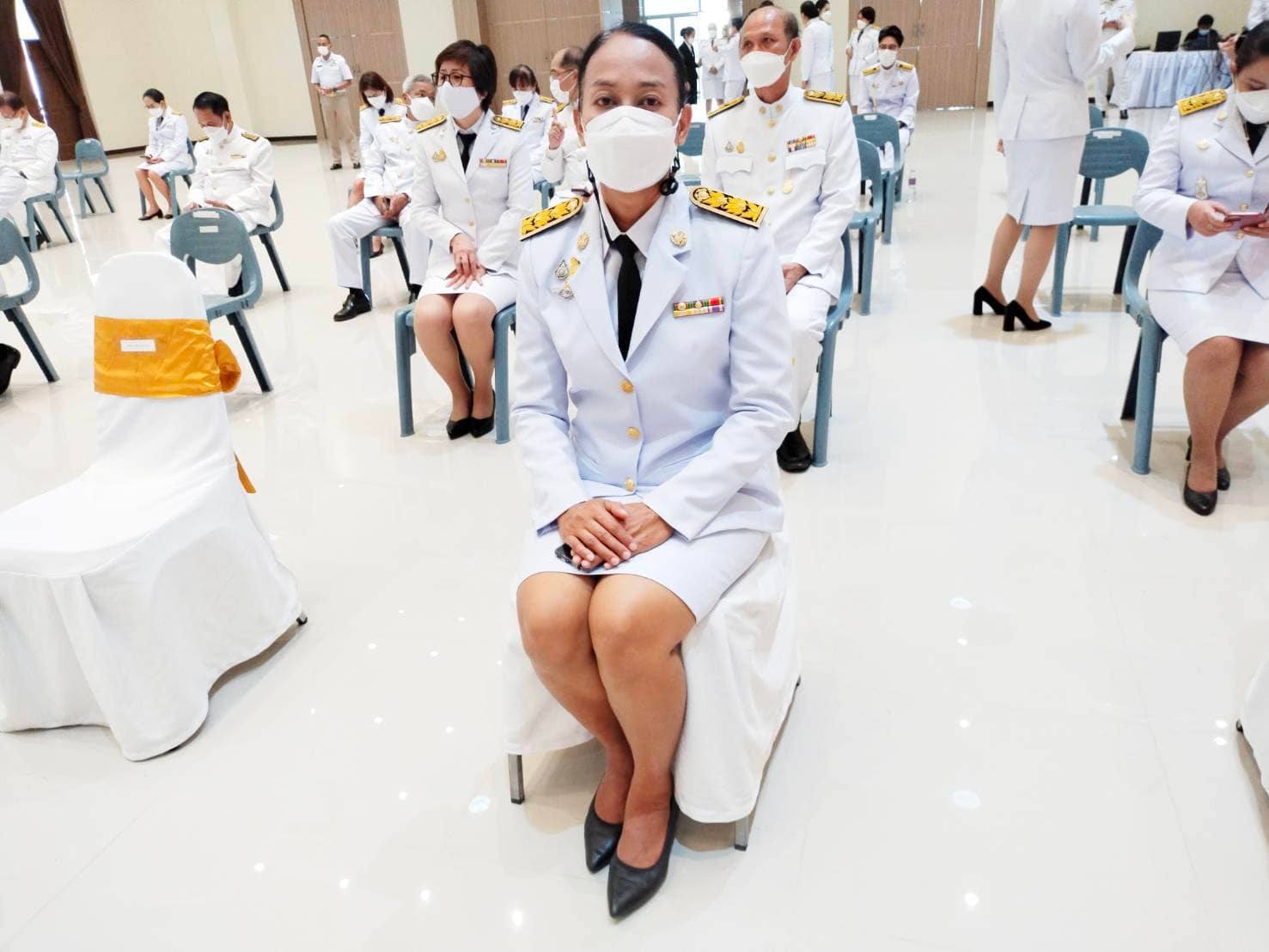 พช.ระยอง ร่วมพิธีวางพานพุ่มดอกไม้ถวายราชสักการะ เนื่องในวันพระบาทสมเด็จพระพุทธยอดฟ้าจุฬาโลกมหาราช และวันที่ระลึกมหาจักรีบรมราชวงศ์ และพิธีพระราชทานเครื่องราชอิสริยาภรณ์ชั้นสายสะพาย ประจำปี 2564