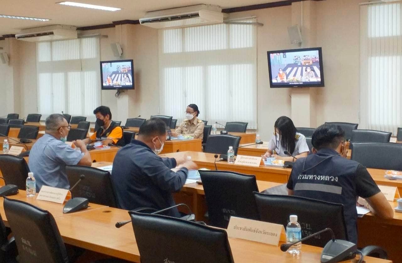 พช.ระยอง เข้าร่วมประชุมคณะอนุกรรมการและคณะทำงานตรวจติดตามศูนย์อำนวยการความปลอดภัยทางถนนช่วงเทศกาลสงกรานต์ พ.ศ. 2565 ครั้งที่ 7/2565