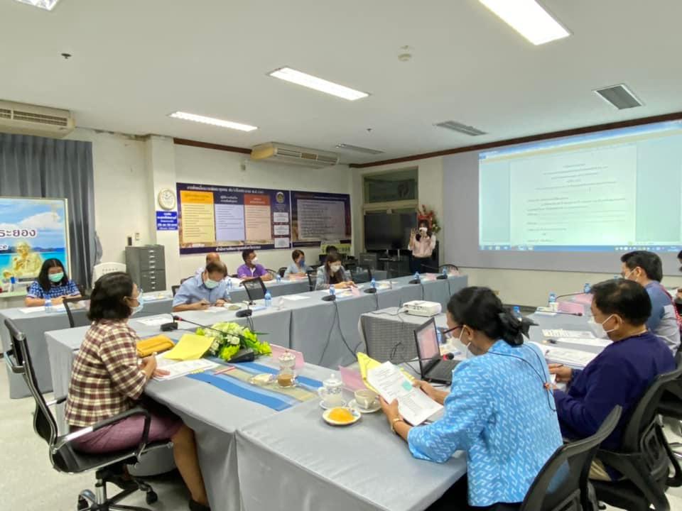 พช.ระยอง จัดการประชุมคณะกรรมการคัดสรรสุดยอดหนึ่งตำบล หนึ่งผลิตภัณฑ์ไทย ปี พ.ศ.2565 จังหวัดระยอง