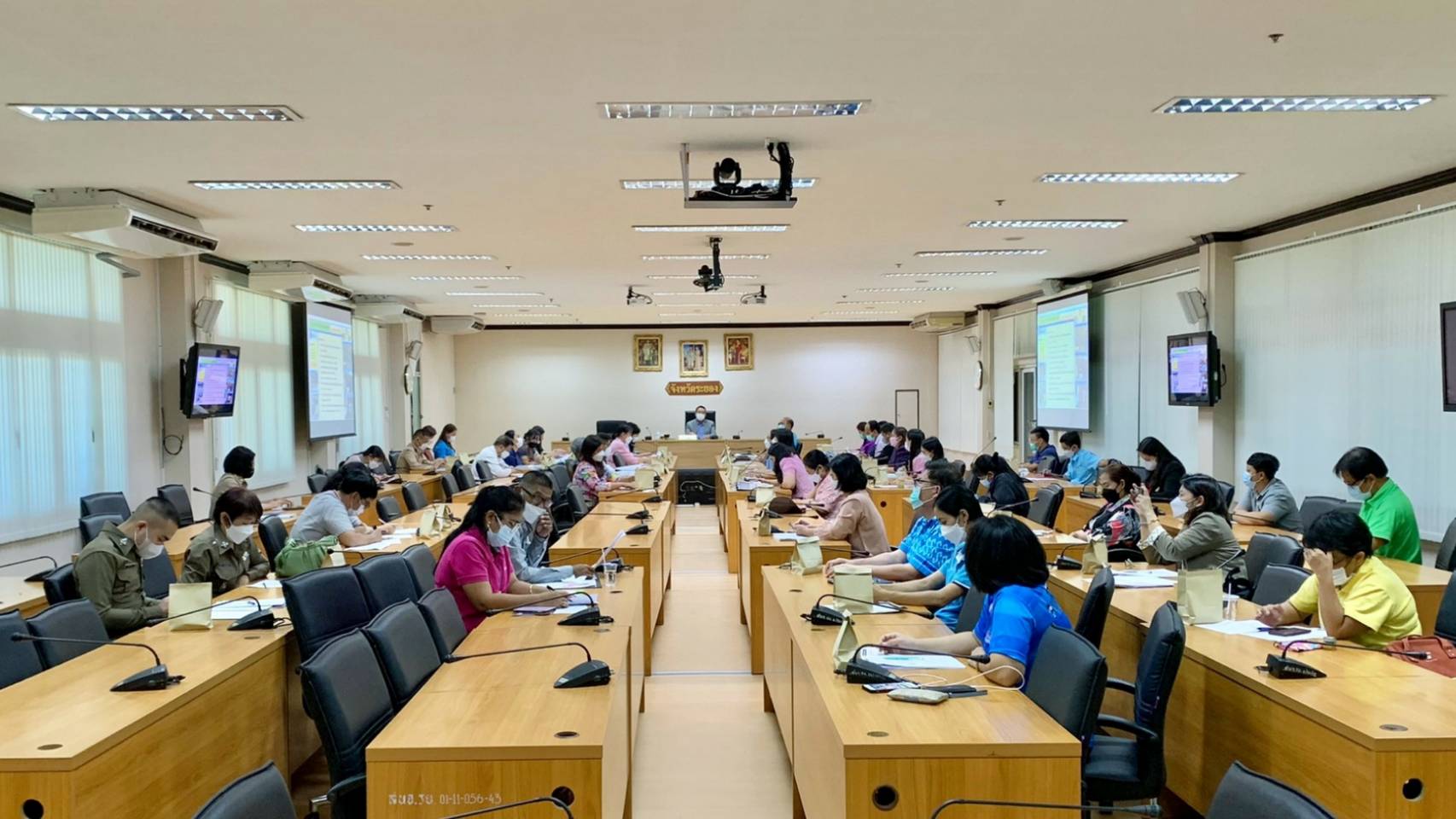 ?จังหวัดระยอง ขับเคลื่อนการดำเนินงานขจัดความยากจนและพัฒนาคนทุกช่วงวัยอย่างยั่งยืนตามหลักปรัชญาของเศรษฐกิจพอเพียง