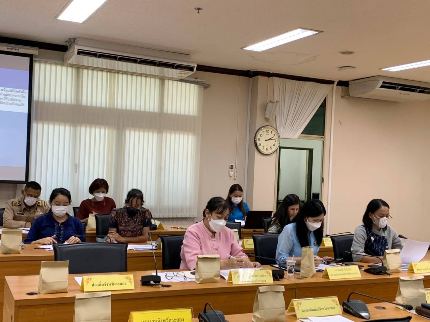 ?จังหวัดระยอง ขับเคลื่อนการดำเนินงานขจัดความยากจนและพัฒนาคนทุกช่วงวัยอย่างยั่งยืนตามหลักปรัชญาของเศรษฐกิจพอเพียง