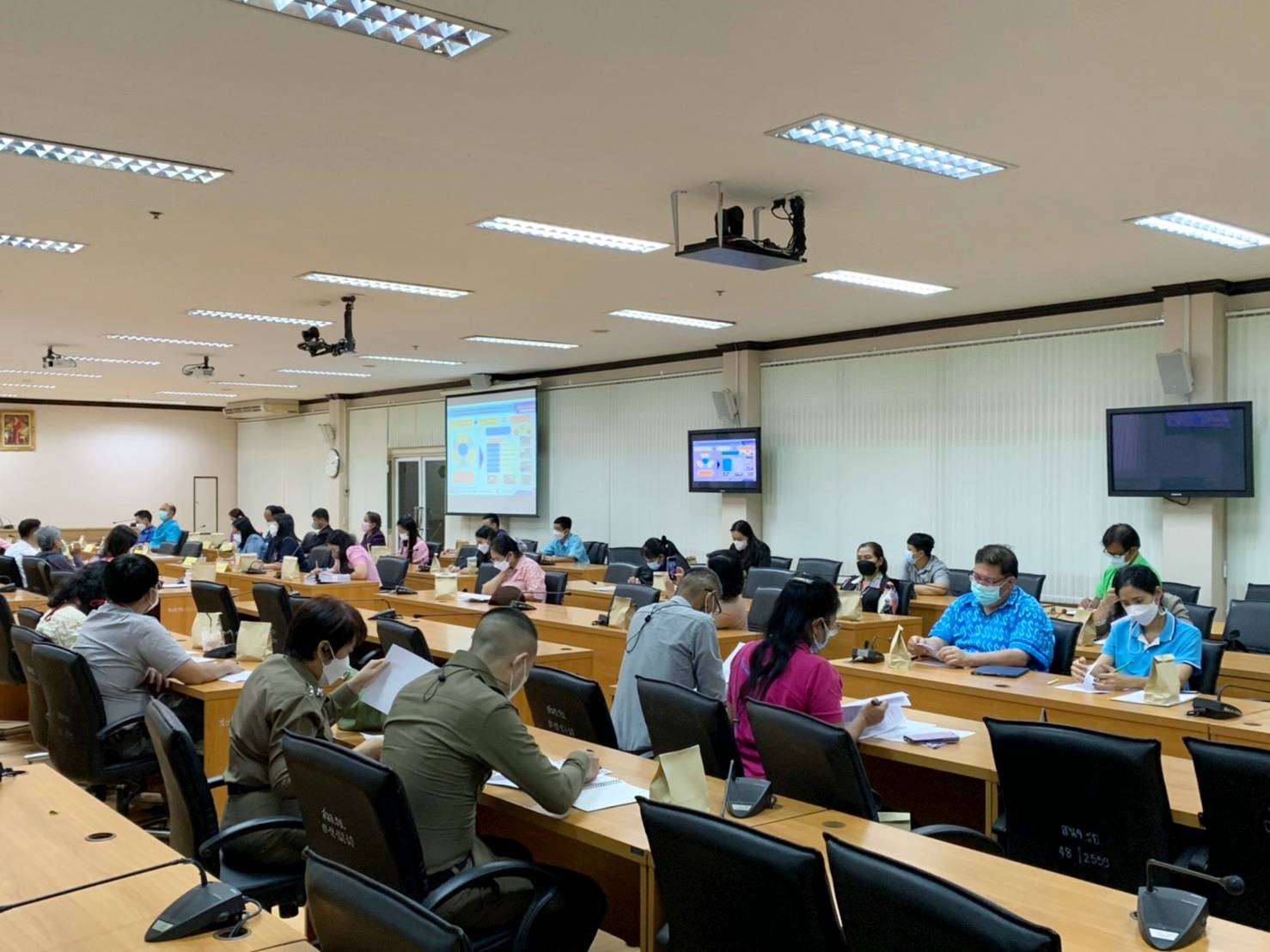 ?จังหวัดระยอง ขับเคลื่อนการดำเนินงานขจัดความยากจนและพัฒนาคนทุกช่วงวัยอย่างยั่งยืนตามหลักปรัชญาของเศรษฐกิจพอเพียง