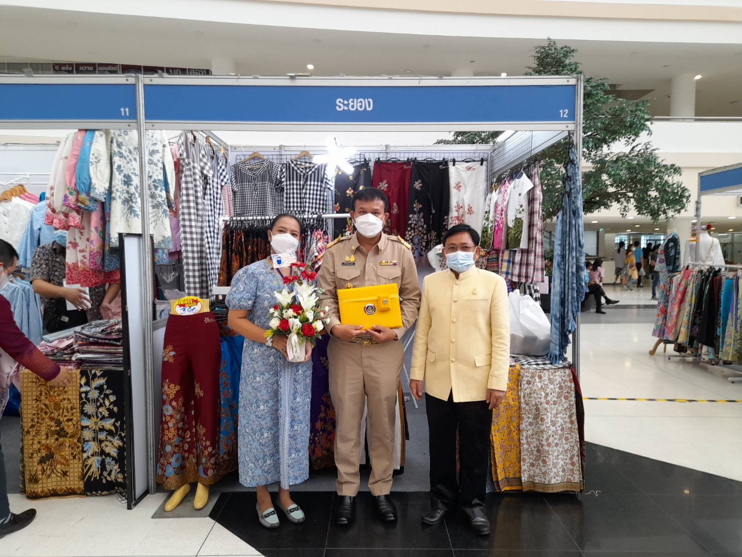 พช.ระยอง ร่วมโครงการแลกเปลี่ยนเรียนรู้ประสบการณ์ชีวิตกับการทำงานที่เป็นสุข : วันพัฒนาชุมชน 2565 ครั่งที่ 11 วาระครบรอบ 60  ปี กรมการพัฒนาชุมชน