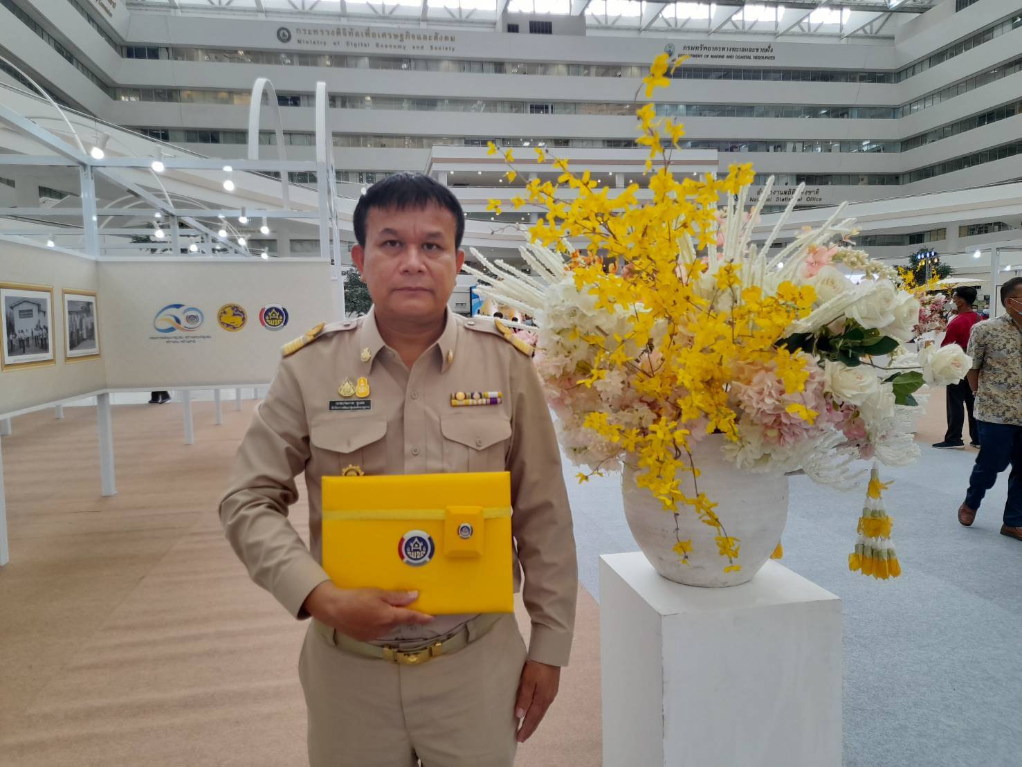 พช.ระยอง ร่วมโครงการแลกเปลี่ยนเรียนรู้ประสบการณ์ชีวิตกับการทำงานที่เป็นสุข : วันพัฒนาชุมชน 2565 ครั่งที่ 11 วาระครบรอบ 60  ปี กรมการพัฒนาชุมชน