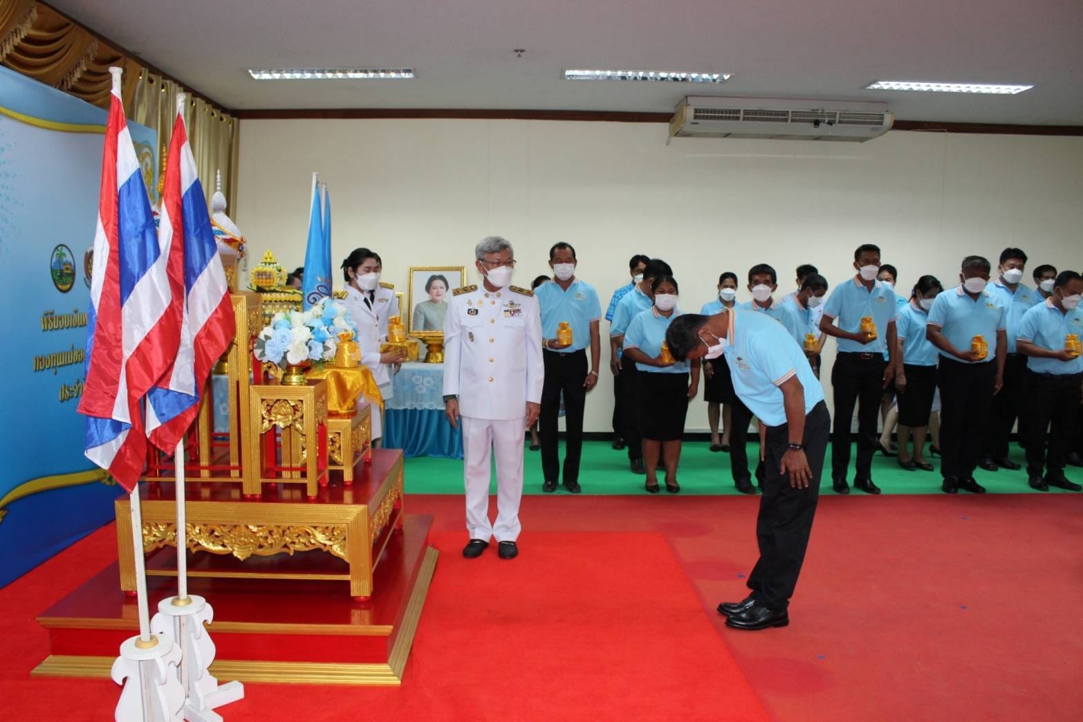 ??พช.ระยอง จัดพิธีมอบเงินพระราชทานขวัญถุงกองทุนแม่ของแผ่นดิน ประจำปี  2565